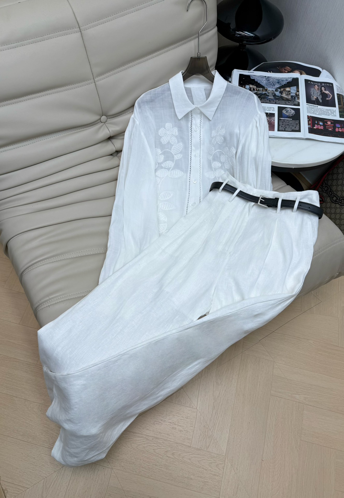 NO:749885,Shirt, pants, 26Ss new style, white embroidered shirt, linen high-waisted wide-leg pants. The shirt is made of light and breathable fabric, simple lapel + long-sleeved design, exquisite floral embroidery on the front with super detail. Loose fit, easy to control for daily commuting or leisure, and looks great with jeans and skirts!  White is versatile, fresh and elegant to wear in spring and summer, and can easily create a gentle atmosphere. Recommend SML,,skirts,jeans,shirts,19860909衬衣 裤子 26Ss新款 白色刺绣衬衫亚麻高腰阔腿裤 衬衣采用轻薄透气面料,简约翻领+长袖设计,正面精致花卉刺绣超有细节感 宽松版型 日常通勤或休闲都能轻松驾驭,搭配牛仔裤、半身裙都很出彩！白色百搭,春夏季节穿起来清新又优雅,轻松打造温柔氛围感 推荐SML,,skirts,jeans,shirts,,Women's clothing