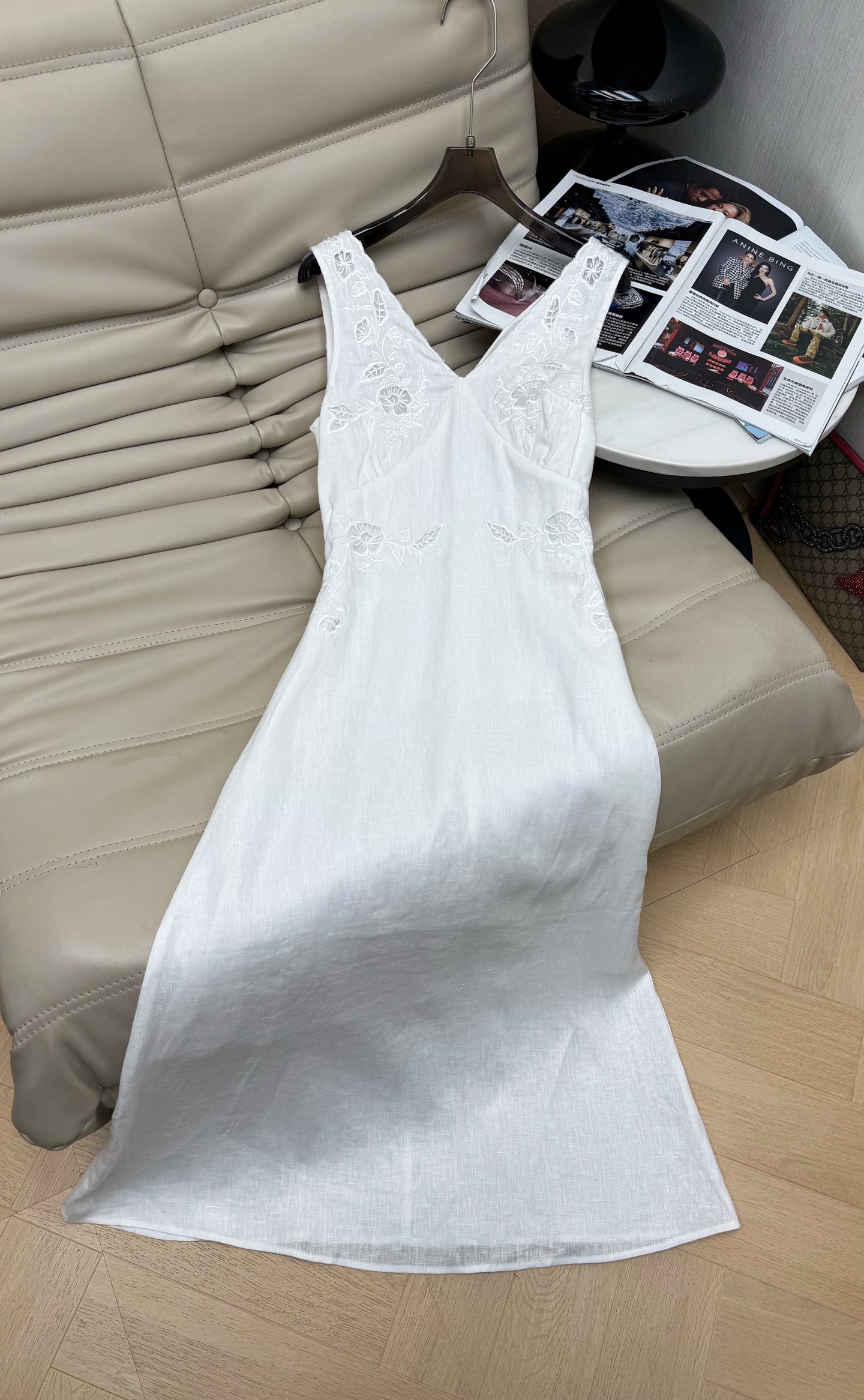NO:841192,The popular 2026Ss French resort style dress. Light and breathable fabric is perfect for summer!  Sleeveless + V-neck + waist tie design, flattering the figure and elegant. The skirt is embroidered with stars, moon and shells, full of romance, and the skirt is loose and elegant, so it can be worn daily on vacation. Pair it with sandals or straw bags to easily get the French atmosphere~SML,,sandals,espadrilles,skirts,19860909爆款2026Ss法式度假风连衣裙 轻盈透气面料超适合夏天！无袖+V领+收腰系带设计,修饰身形又优雅.裙身星星月亮贝壳刺绣,浪漫感满满,裙摆宽松飘逸,度假日常都能穿.搭配凉鞋或草编包,轻松get法式氛围感～SML,,sandals,espadrilles,skirts,,Women's clothing