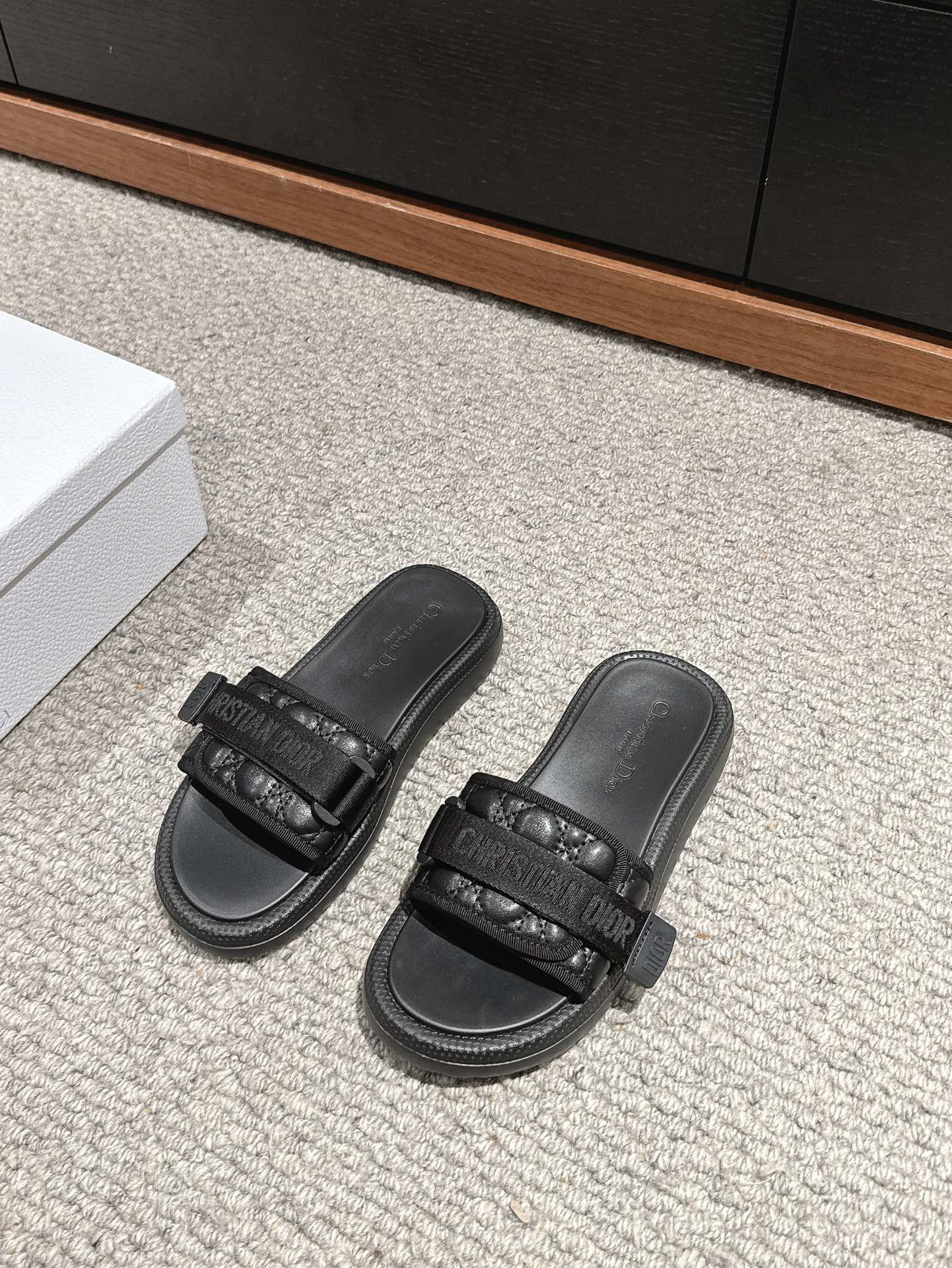 Dior Schuhe Badelatschen Beste Fälschung
 Lammfell PU Schaffell TPU Frühlingskollektion