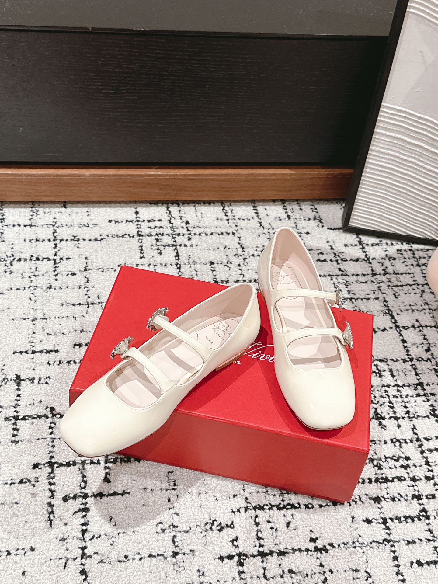 Roger Vivier 专柜款经典鞋履 2