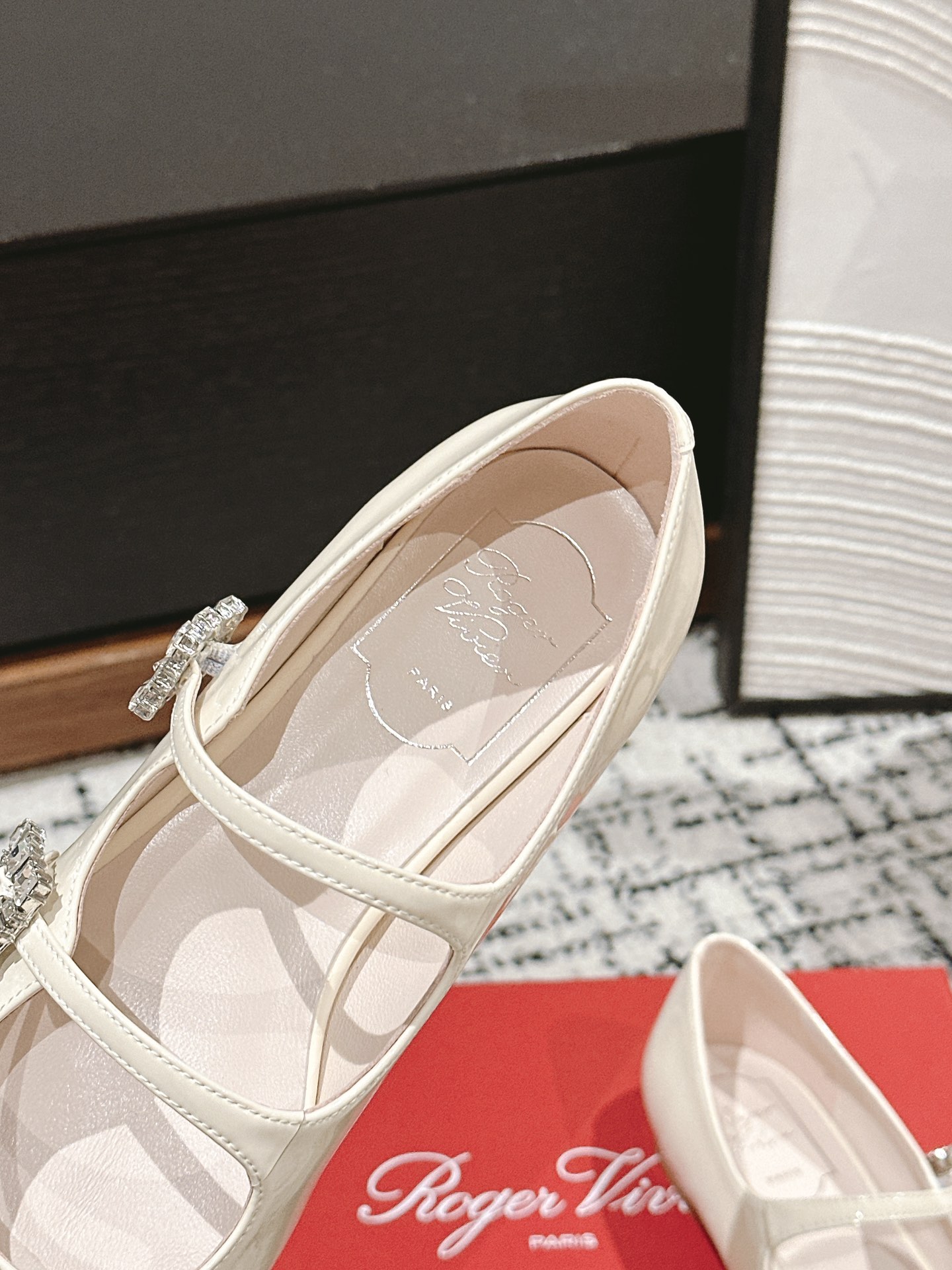 Roger Vivier 专柜款经典鞋履 6