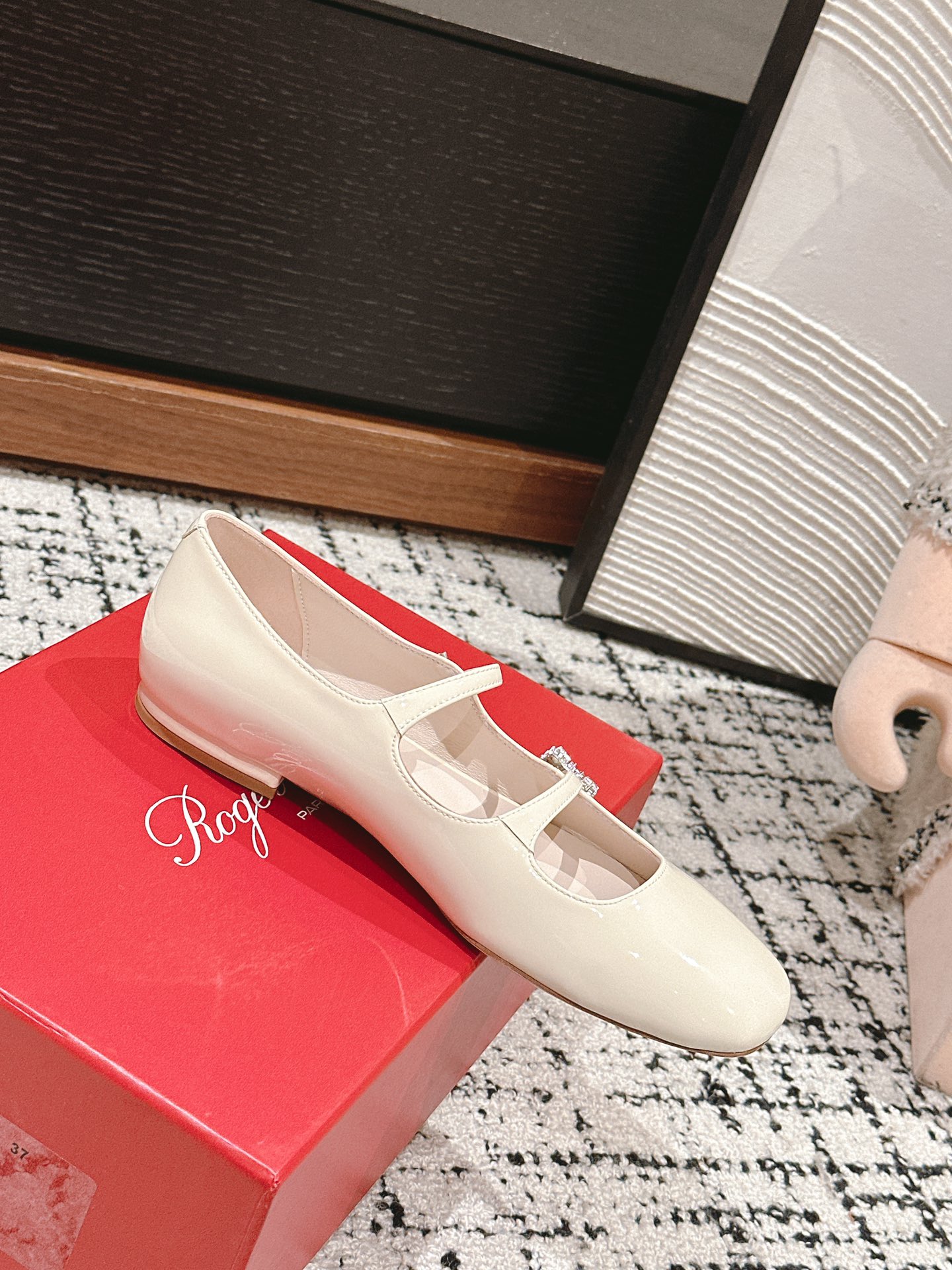 Roger Vivier 专柜款经典鞋履 5