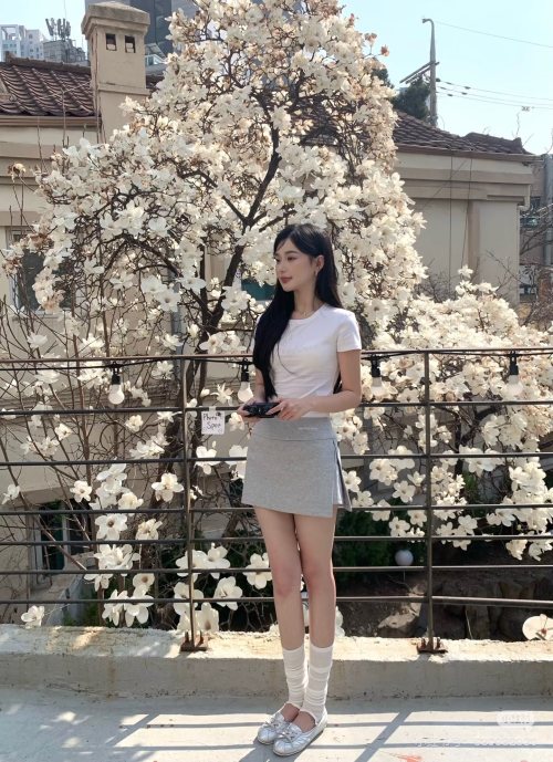 ANN ANDELMA* Mini Skirt - High Waist, Comfortable Fit, Grey, Perfect for Any Occasion 1 ANN ANDELMA* Mini Skirt - High Waist, Comfortable Fit, Grey, Perfect for Any Occasion