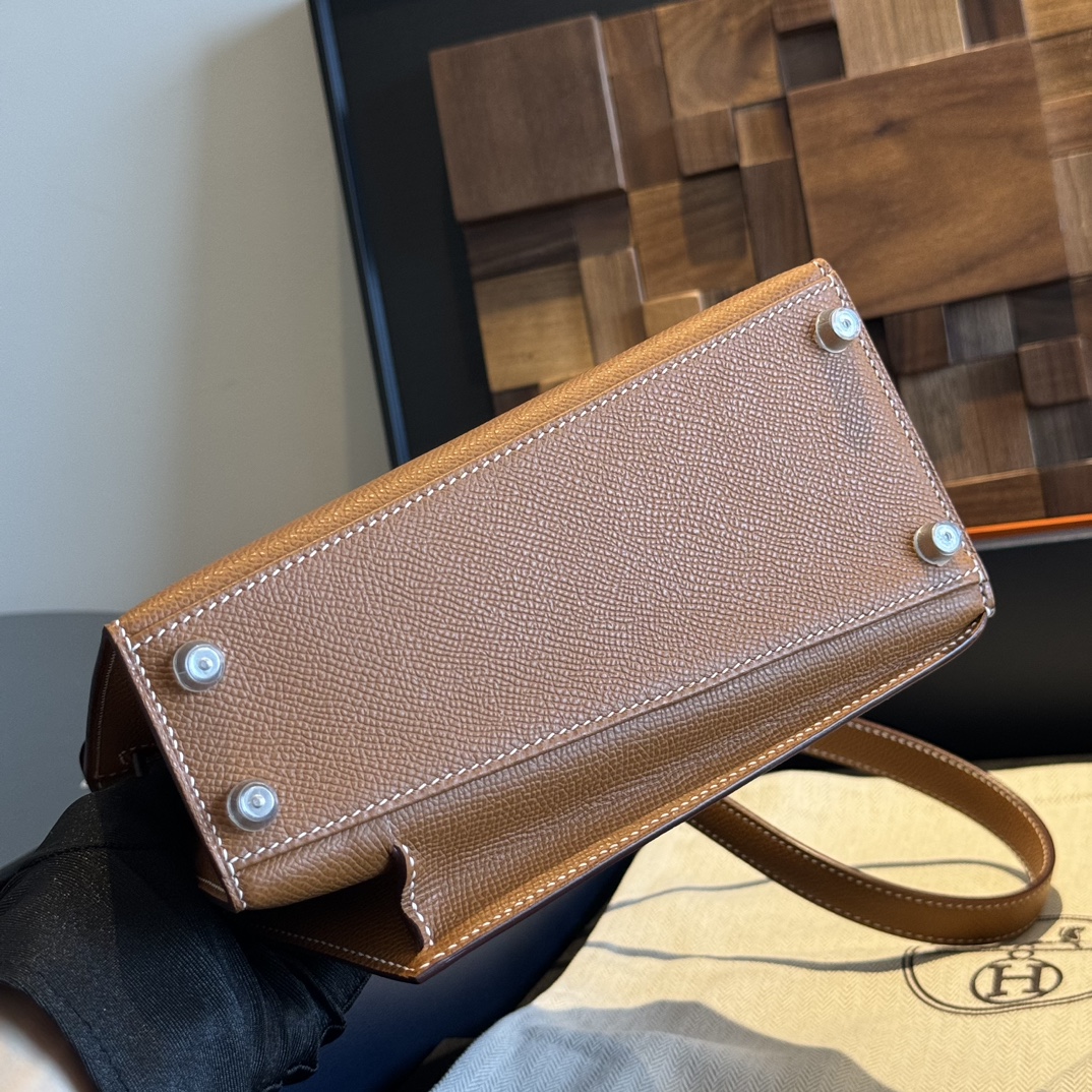 ♥️New stock 
-
37金棕色  Epsom 银扣
