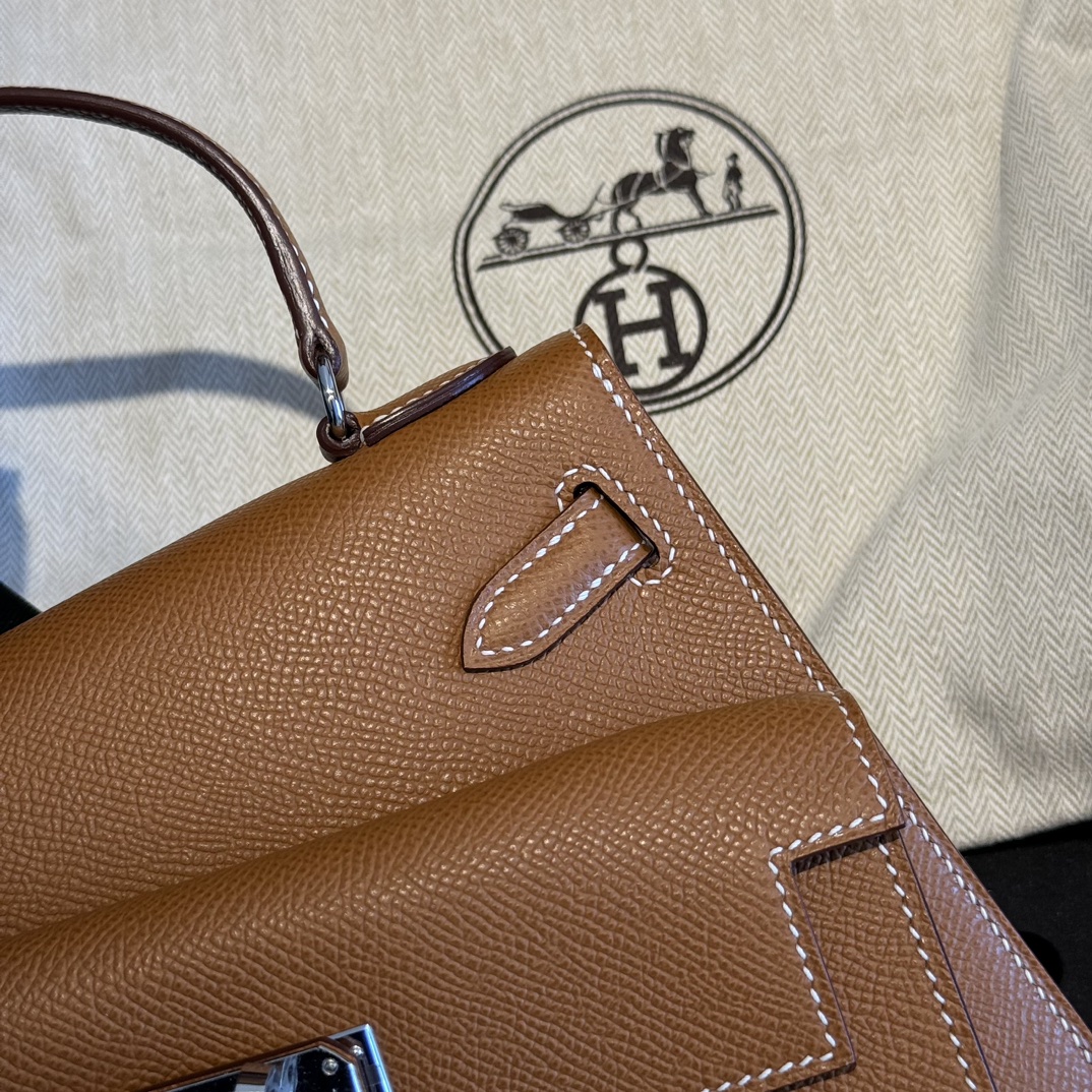 ♥️New stock 
-
37金棕色  Epsom 银扣