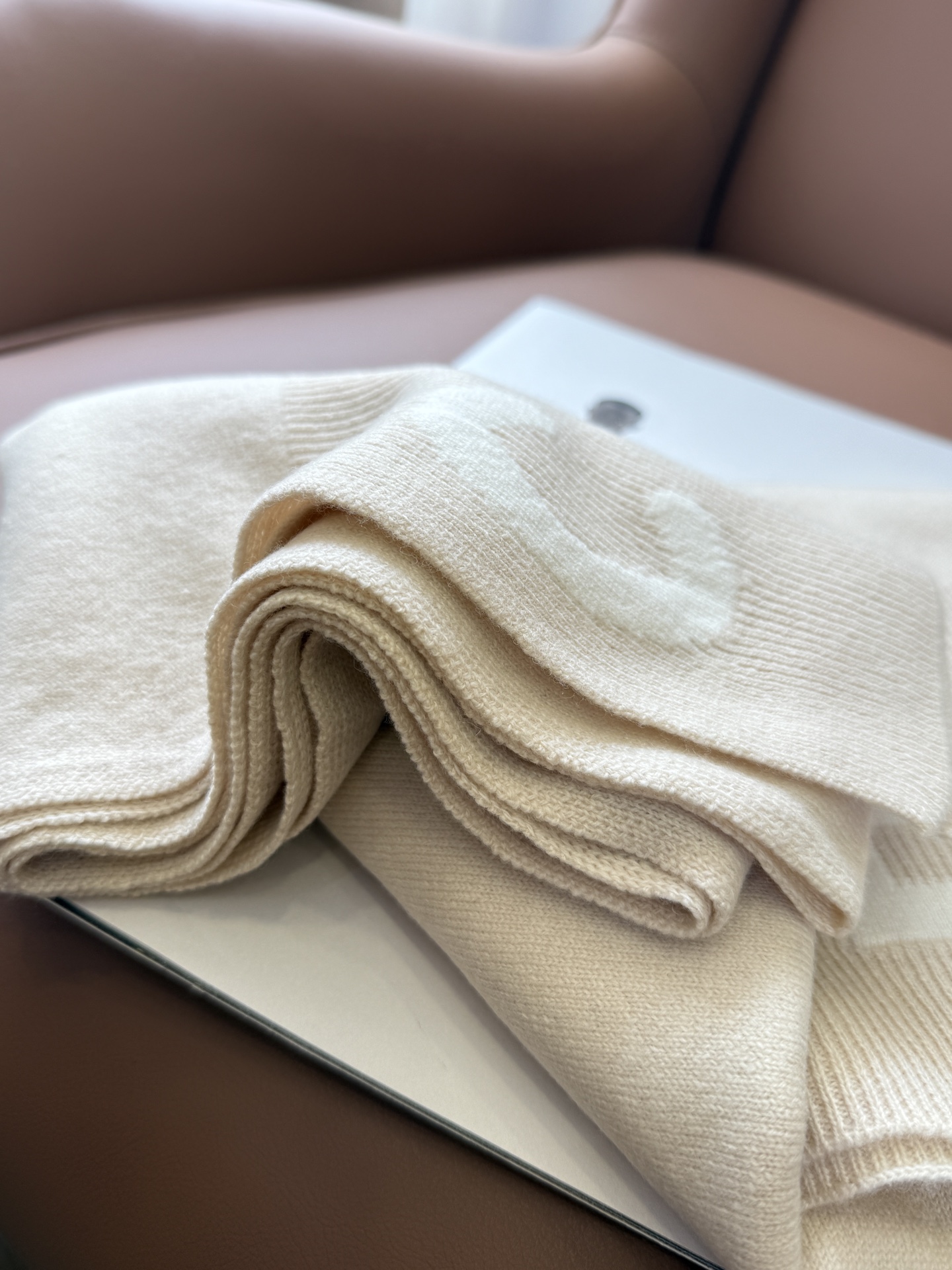 💟【▪Chanel · 香奈儿难得一见的针织单品，温柔配色，超级迷恋❗️气质低调恬静又不失优雅❗️】重点