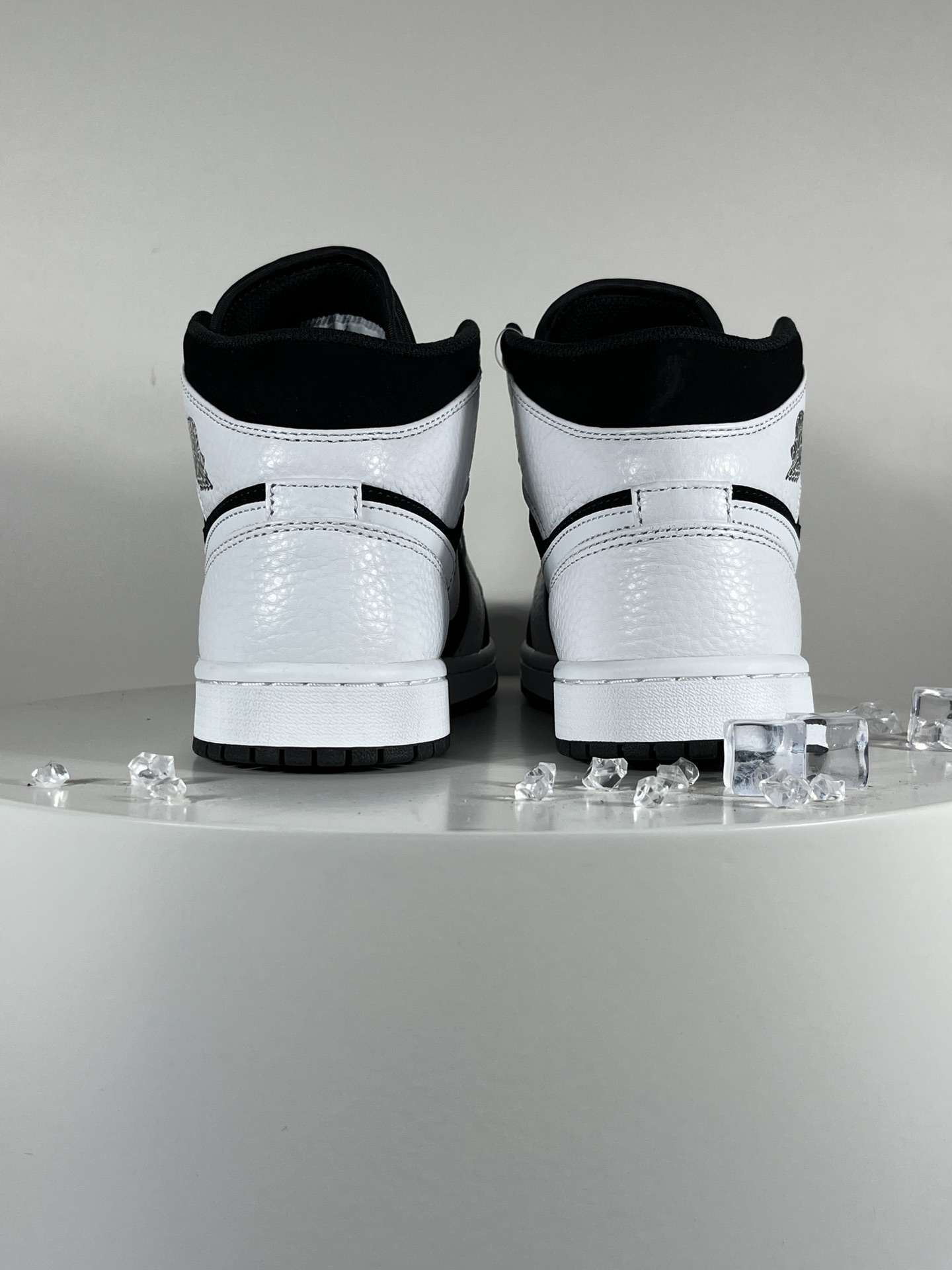 纯原过验版AirJordanMid黑白熊猫全鞋原厂材料鞋头皮料同步公司正品鞋头皮料为二层皮原档案数据开发