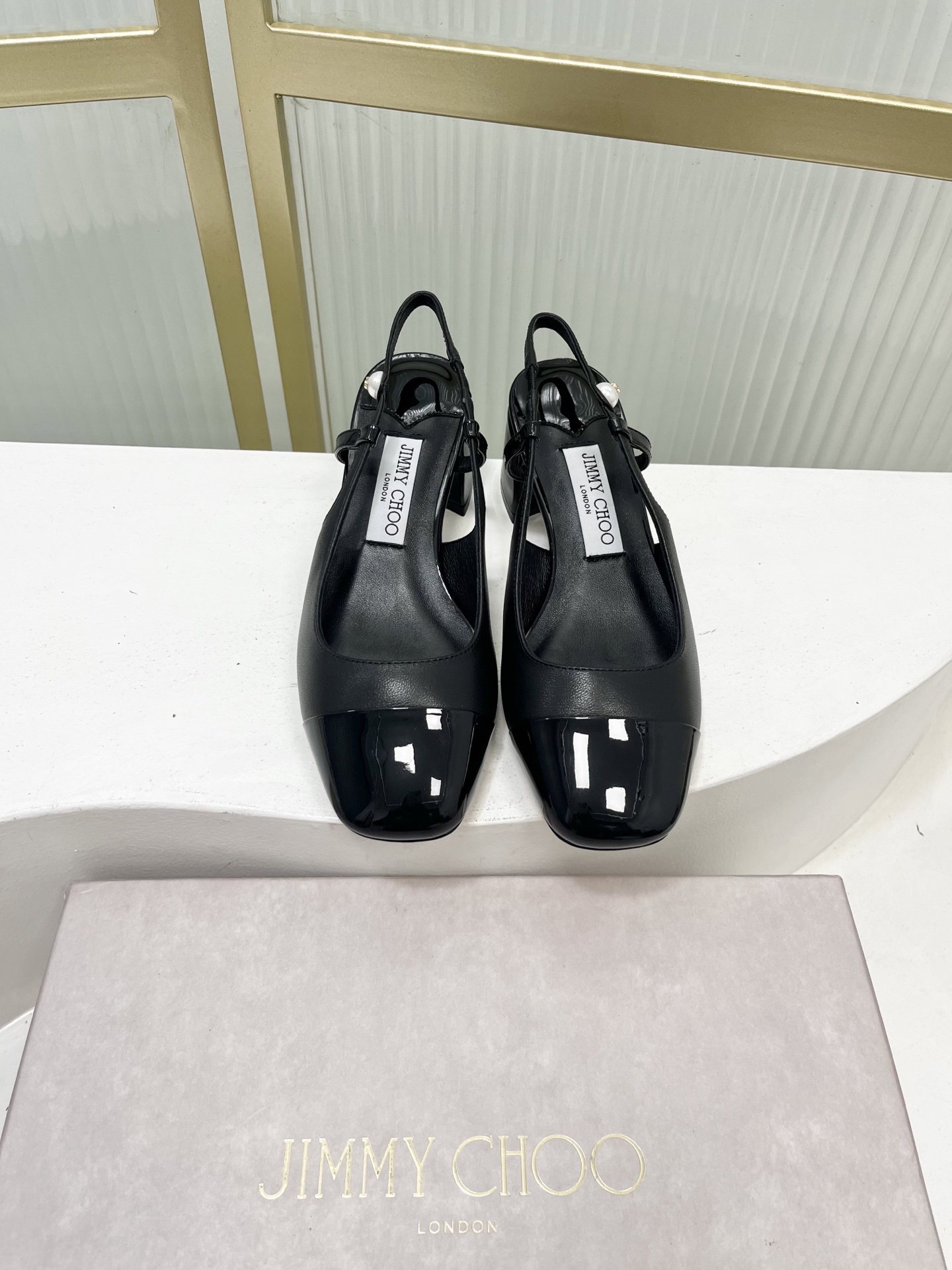 Jimmy Choo Mary Jane Leren Slingback Pumps met Logo Detail - Elegant & Comfortabel