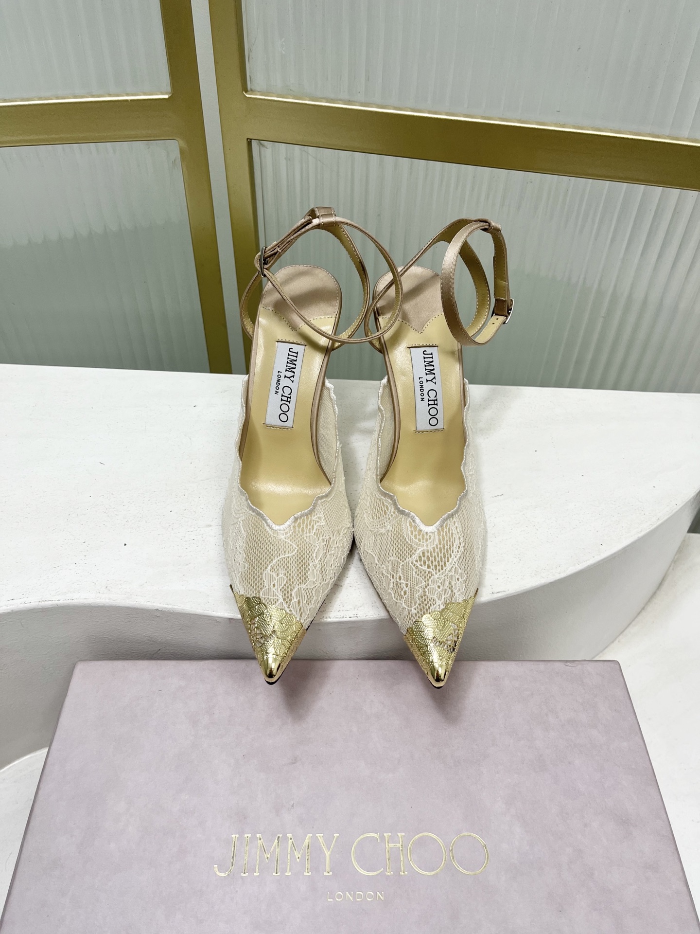 Jimmy Choo JimmyCho*Jc吉米周26早春新款尖头蕾丝后空高跟凉鞋
