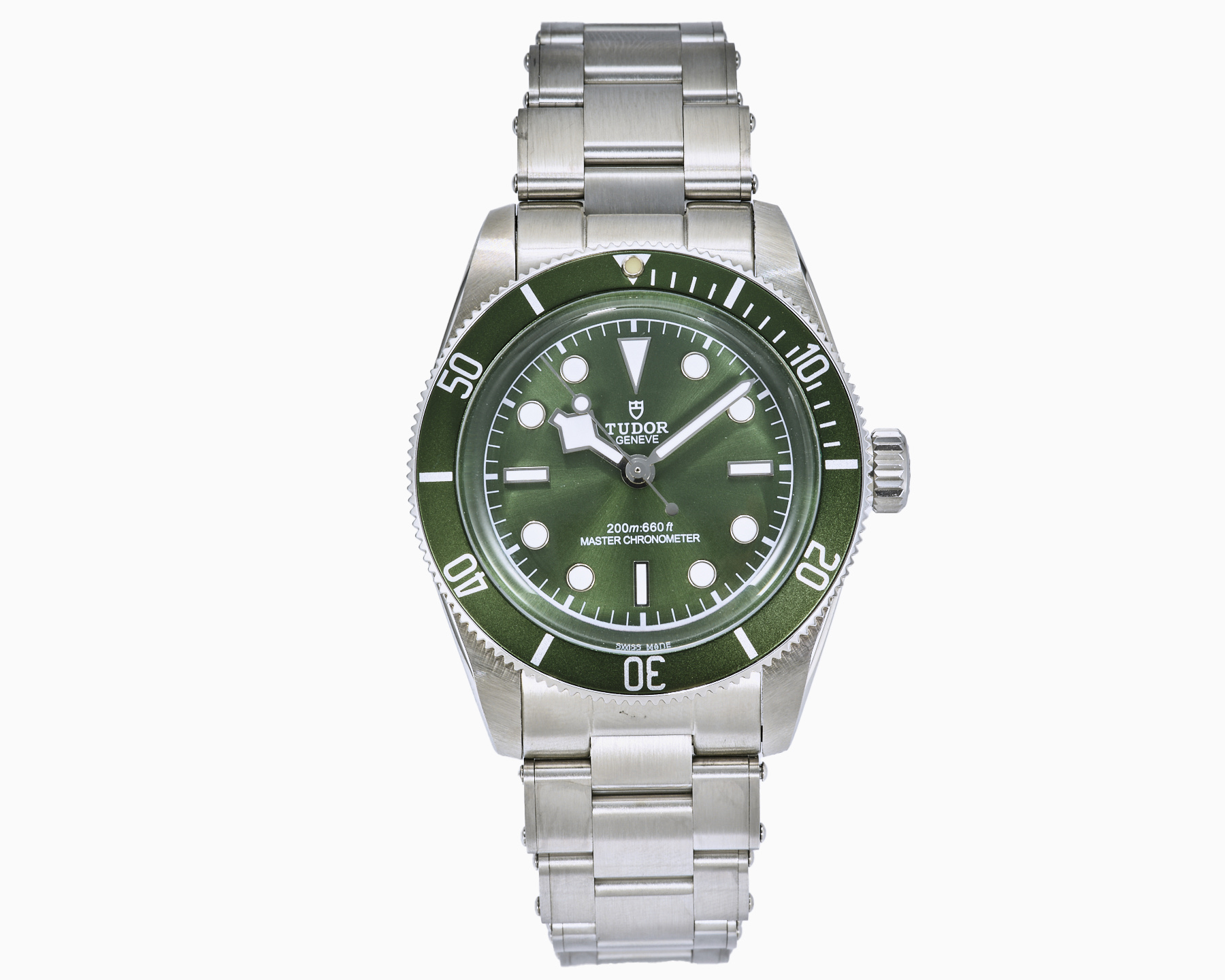 NO:942983,The unified V2 factory Tudor TUDOR rainbow series and Black Bay series are undoubtedly a huge product line for Tudor. This year, a brand new monochrome Black Bay was launched. With its absolute strength, it is considered to be the replacement of Rolex’s blackwater ghost!  The new single-color Biwan launched this year also ushered in Biwan's third innovation in watchmaking technology and new aesthetic style. 1. The new Biwan has ushered in a new reform, upgraded luminous beads, and the original model is simultaneously recessed, paired with a domed sapphire mirror, which gives a more retro feel  2. The case of the watch is made of stainless steel, which has been finely polished and frosted to give it a unique texture and gloss. Like the Rolex Submariner, the case is 41 mm in size, which also follows the diameter of the 'original' Biwan. It is suitable for daily wear and shows the grandeur and sophistication of the watch. 3. The steel band uses five-bead and three-bead steel bands, and has an upgraded micro-pull buckle design, making it more fitting and easier to wear!  Equipped with Swiss 2824 movement, the travel time is accurate and stable!!!,,rolex19860909统一 V2厂帝舵 TUDOR彩虹系列,碧湾系列对于帝舵来说,无疑是一个庞大的产品线,在今年推出了一只全新的单色碧湾,以绝对的实力被认为是劳力士无历黑水鬼的平替！今年推出的这只全新单色碧湾,也迎来了碧湾第三次制表科技和焕新美学风格上的革新. 1.新款碧湾迎来新的改革,升级夜光珠,而正品同步凹入式,搭配的是圆拱形蓝宝石表镜,更显复古感 2.腕表采用不锈钢材质打造表壳,经过精细的磨光与磨砂处理,呈现出独特的质感和光泽度.同劳力士水鬼一样,表壳采用41毫米尺寸,也是沿袭了“原版”碧湾的直径,既适合日常佩戴,又能展现出腕表的大气与精致. 3.钢带采用五珠和三珠钢带,升级微拉扣设计,更加贴合方便戴！搭配瑞士2824机芯,走时精准稳定!!!,,rolex,Watch