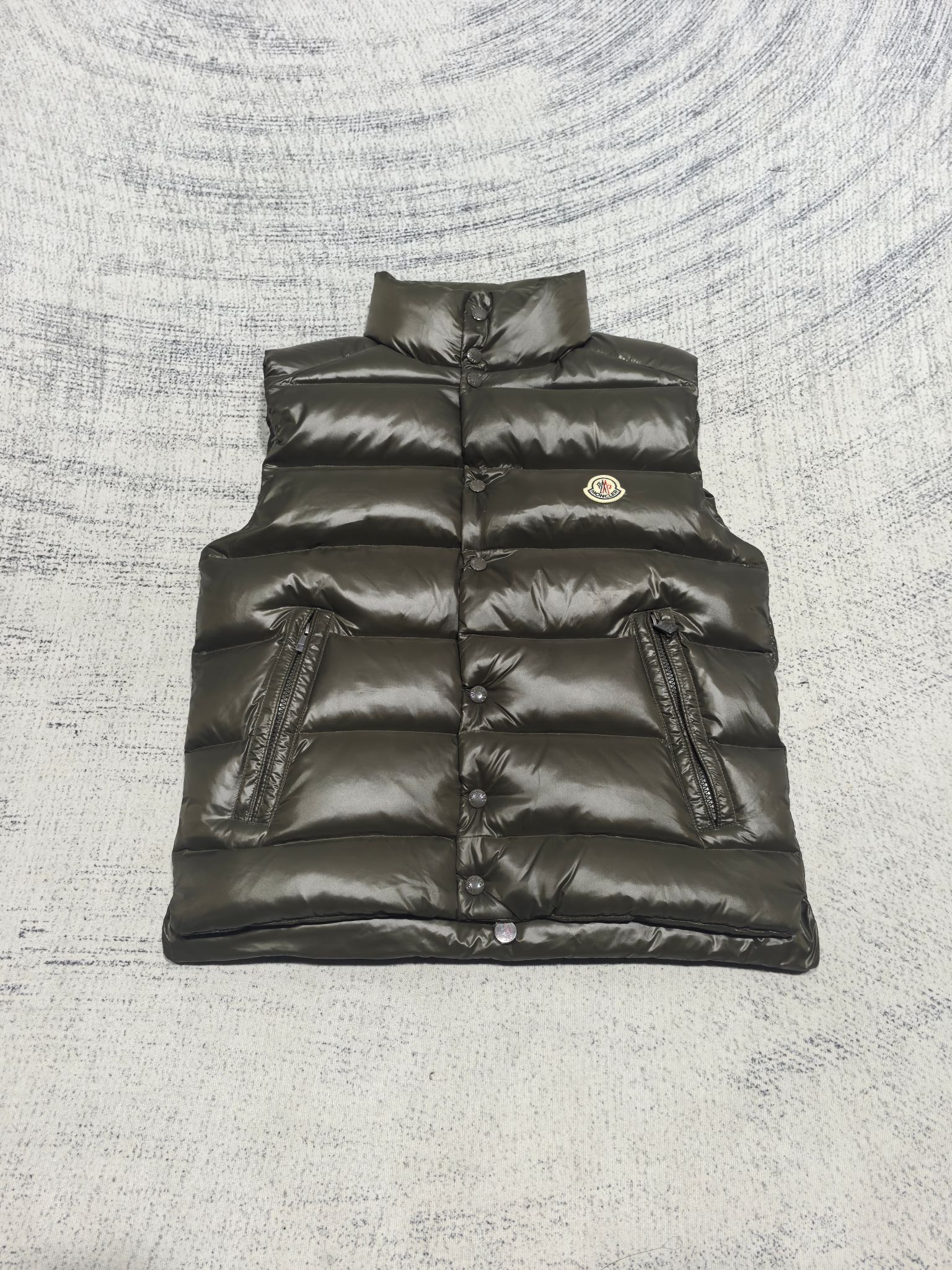 橄榄绿ビジュアルアートバッグ - スタイリッシュで機能的なデザイン