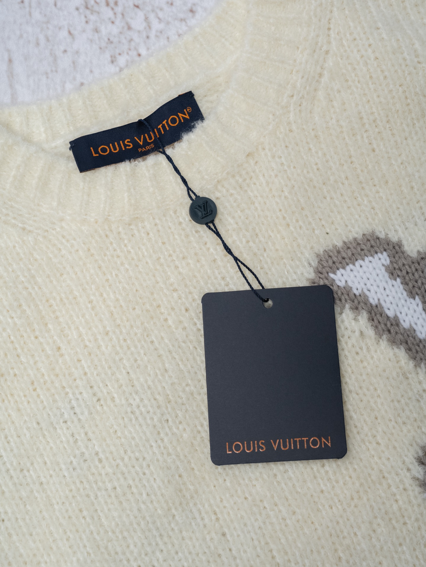 ！Louis Vitton 经典LV立体提花logo，视觉冲击感拉满，奢牌辨识度一眼即知面料质感：软糯雪