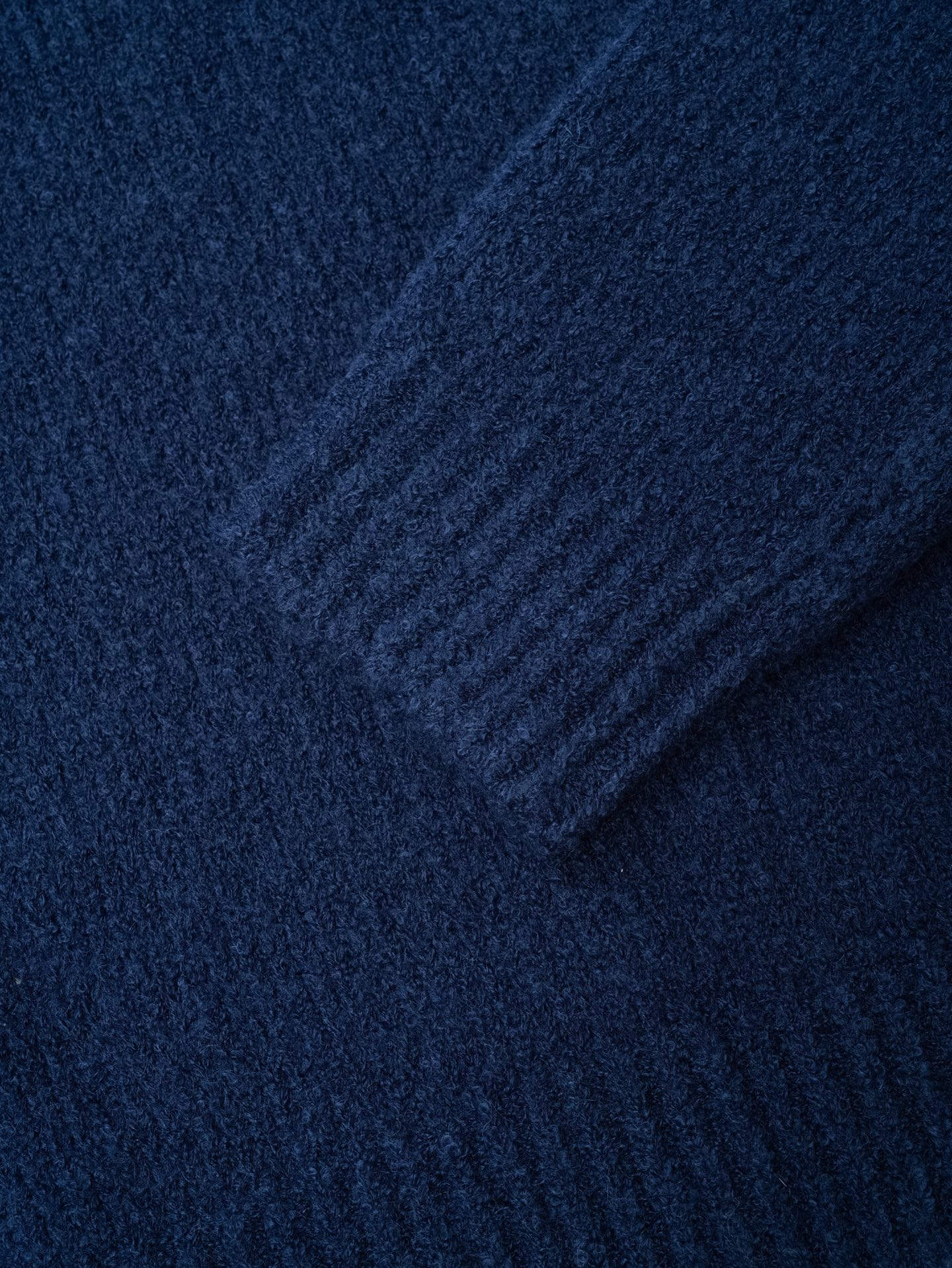 ！Louis Vitton 经典LV立体提花logo，视觉冲击感拉满，奢牌辨识度一眼即知面料质感：软糯雪