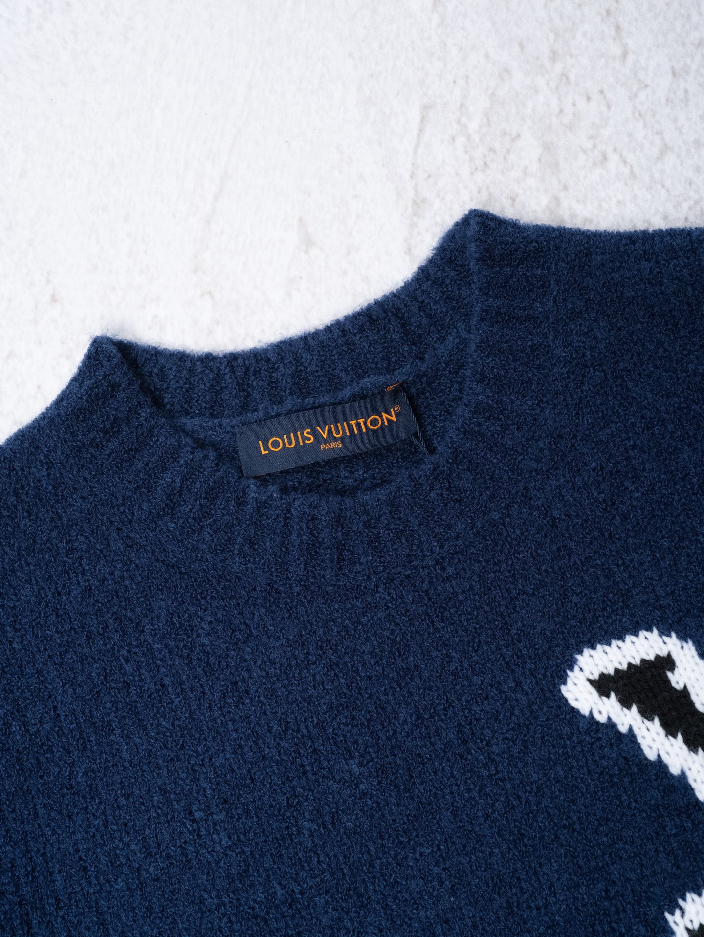 ！Louis Vitton 经典LV立体提花logo，视觉冲击感拉满，奢牌辨识度一眼即知面料质感：软糯雪