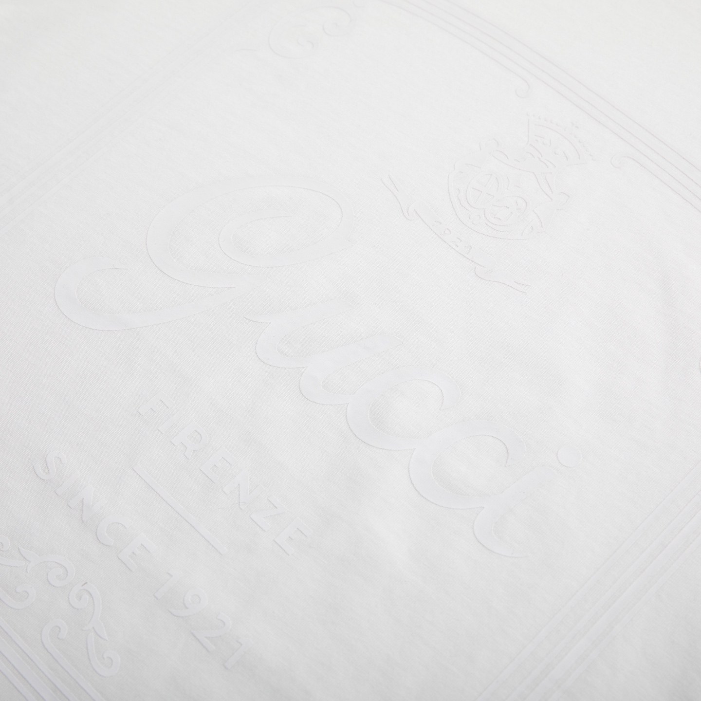 Gucci2026春夏新款白色暗纹图案Logo T恤白T的天花板，是低调的奢华GUCCI这件白T，把高级