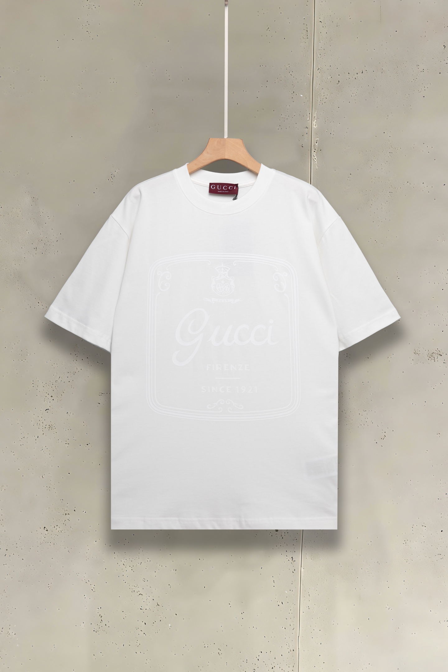 Gucci2026春夏新款白色暗纹图案Logo T恤白T的天花板，是低调的奢华GUCCI这件白T，把高级