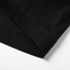 Givenchy纪梵希2026春夏经典背后的Logo与“PARIS”字样,打破常规,自带辨识度,低调中透 Givenchy纪梵希2026春夏经典背后的Logo与“PARIS”字样,打破常规,自带辨识度,低调中透