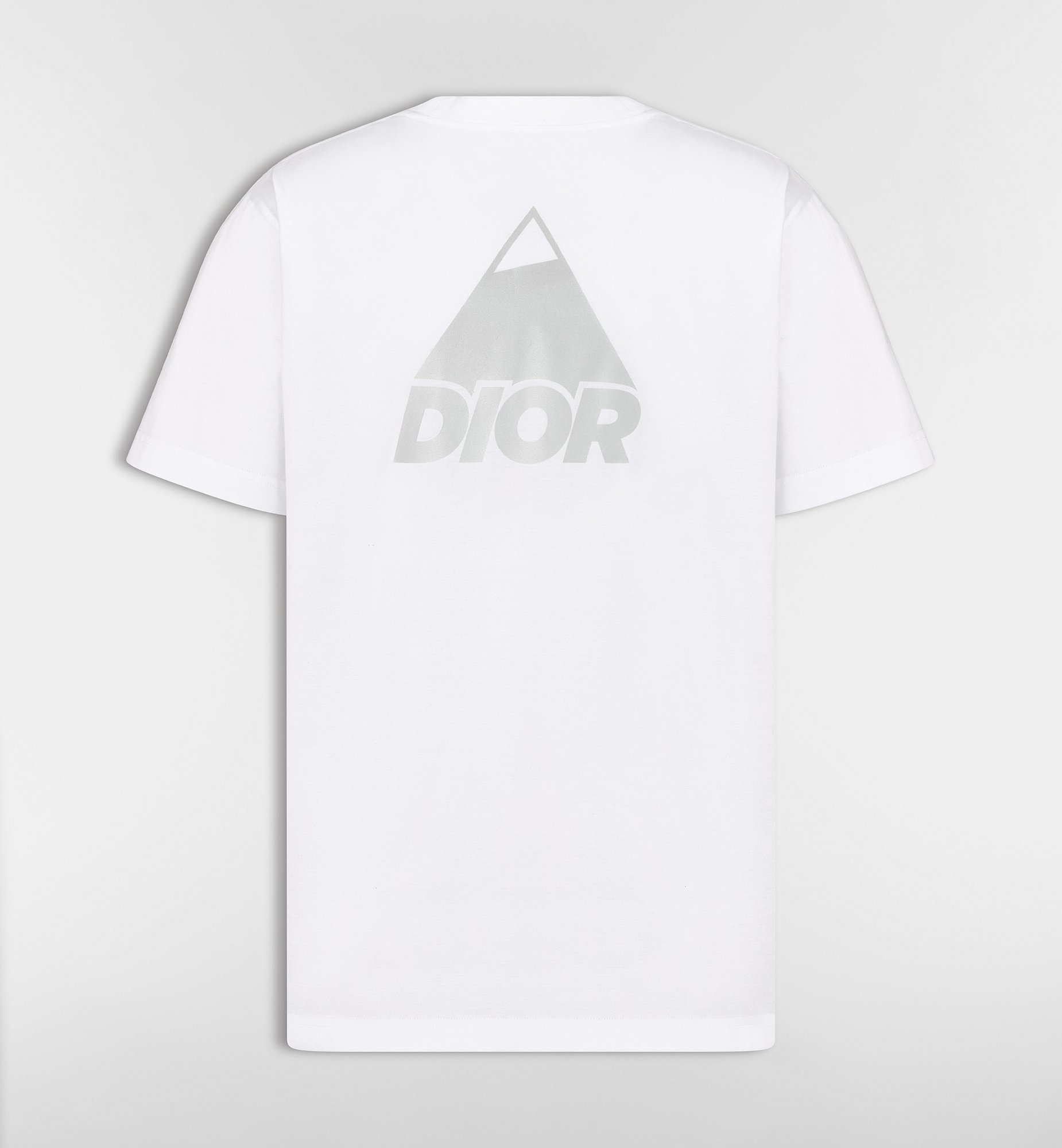 Dior迪奥2026新款 这件DIOR T恤，把「高级感」穿在细节里• 拒绝浮夸设计，用几何三角+品牌字