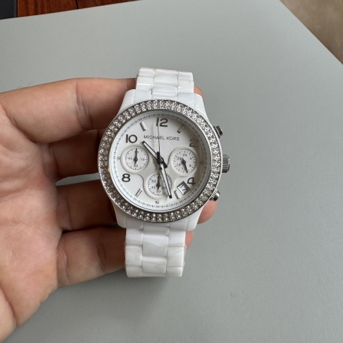 Michael Kors Women's White Ceramic Chronograph Watch with Crystal Accents 1 Michael Kors Women's White Ceramic Chronograph Watch with Crystal Accents