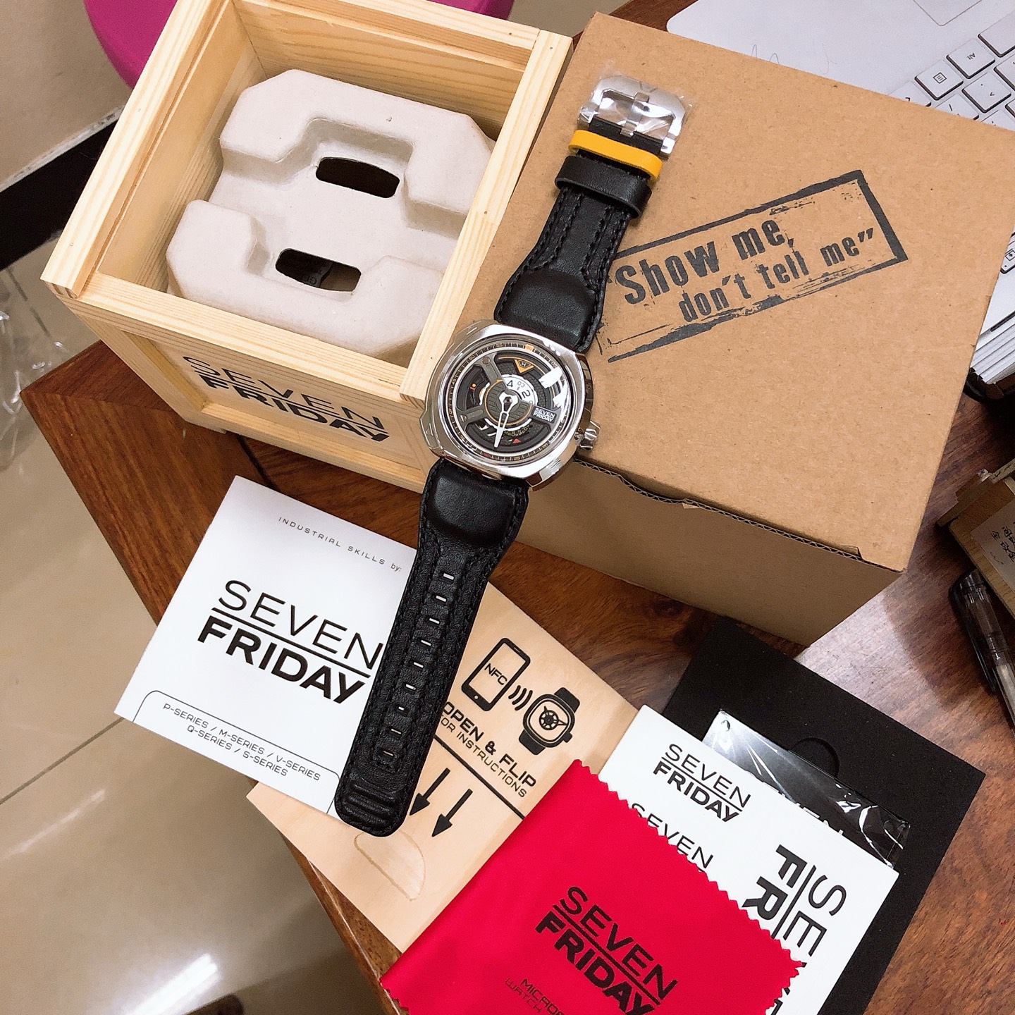 Часы SevenFriday