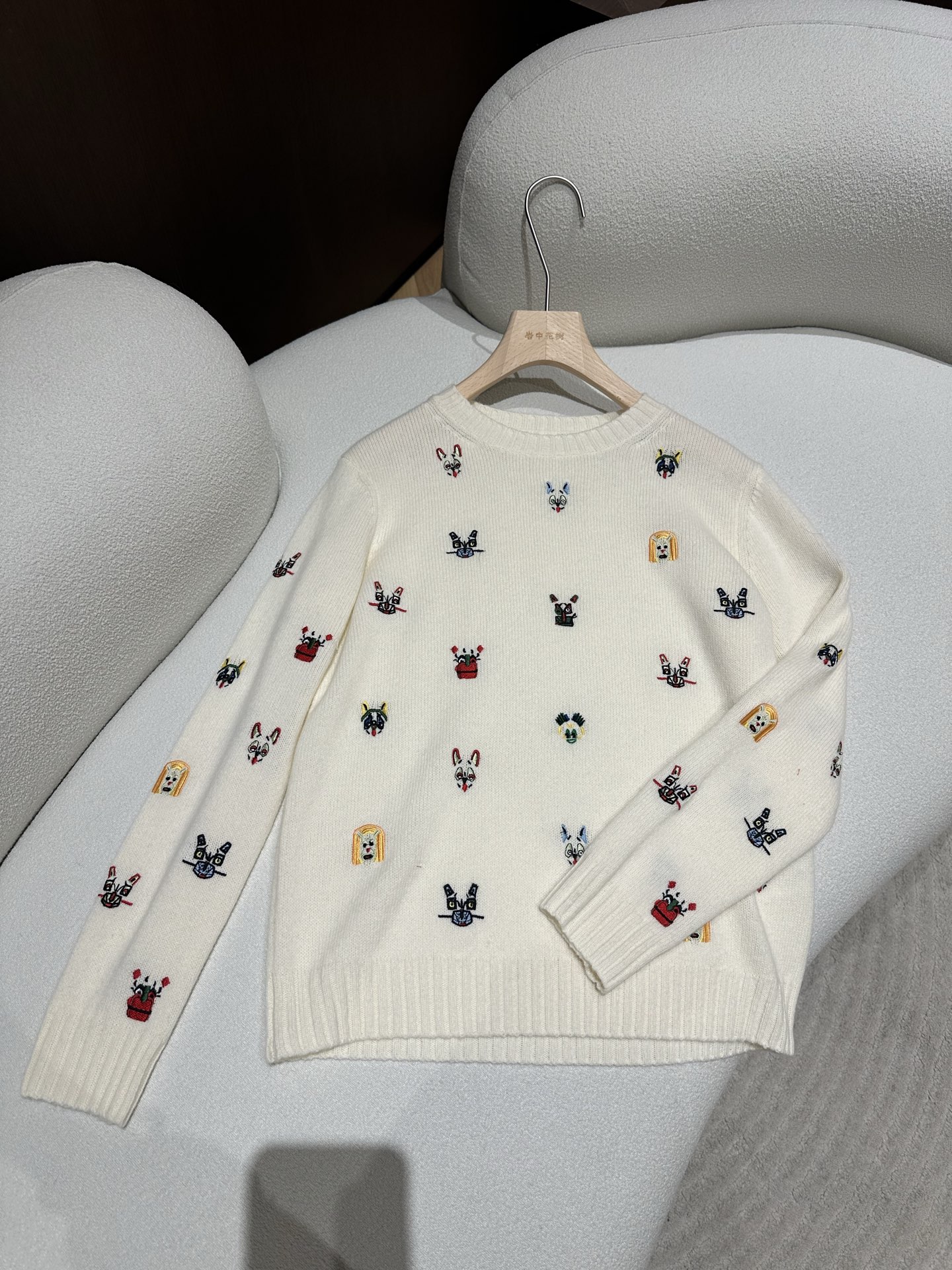 _dvd9sGAxytSLkjJBceKg_TGRI1CP8D4viM-yj-g