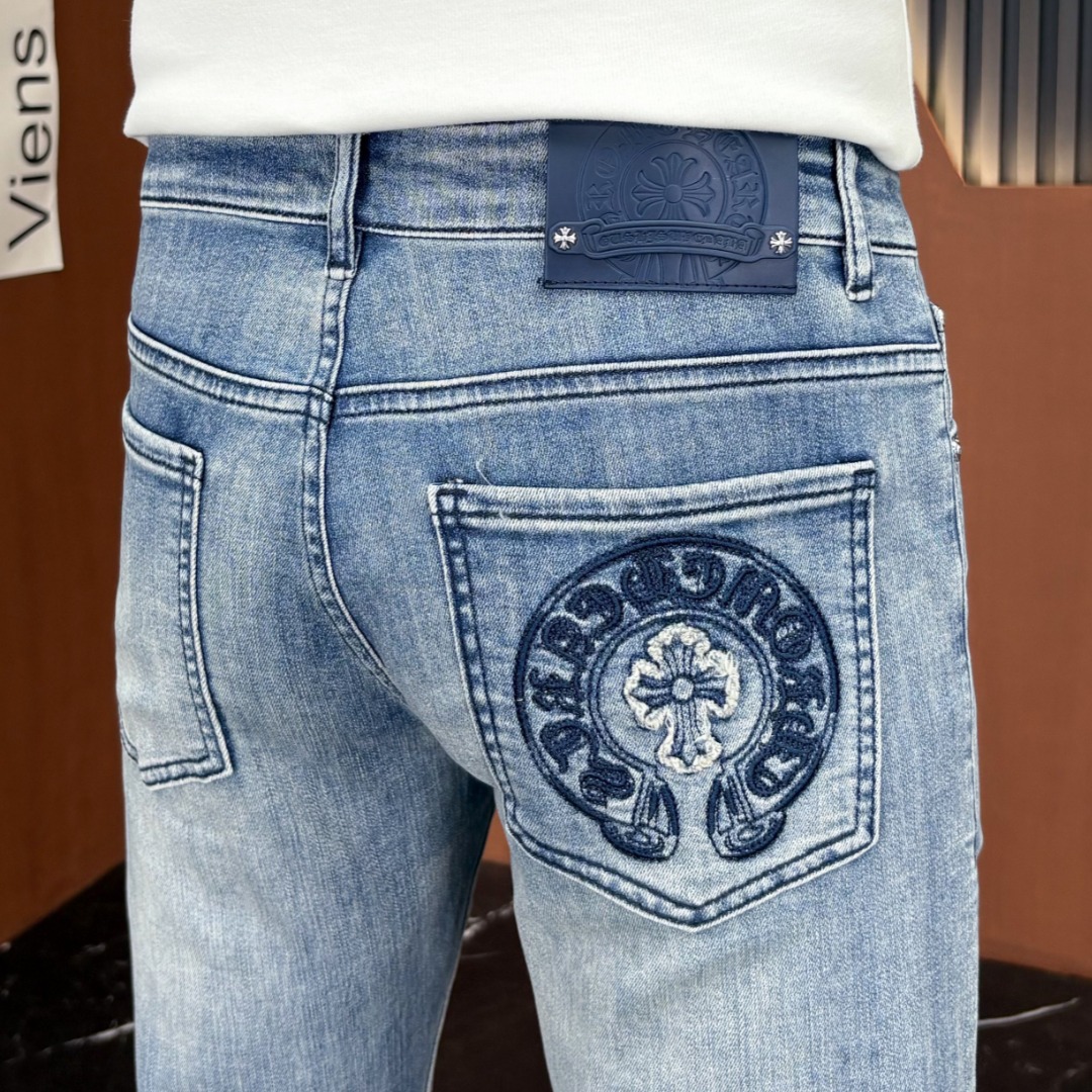 NO:927567,CH Chrome Hearts 2026 Spring and Summer New Men's Jeans. Selected imported denim denim fabric. Heavy-duty environmentally friendly washing. Soft feel and wear resistance. Small straight version. Micro-elasticity makes you slim and slim. Perfect details. High-quality hardware and accessories. Fine workmanship. Unparalleled. Code number 28-38. Shipped next day. chrome hearts,jeans,19860909CH克罗心 2026春夏新款男士牛仔裤 精选进口丹宁牛仔面料 重工环保洗水 手感柔和 兼备耐磨性 版型小直筒 微弹力显瘦修身,细节完美,五金辅料精选高等品质,做工精细,绝非凡品,码数28-38,隔天出货,,chrome hearts,jeans,,Men's clothing