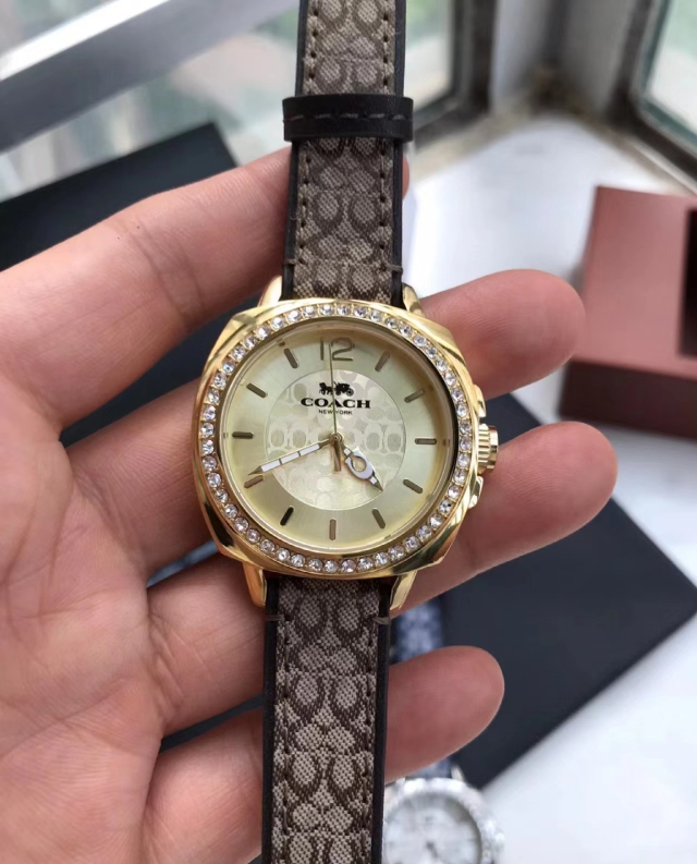 “High-Quality 252 Pairs of Stylish Coach Belts with Bull’s-Skin, 34mm, Luxurious” - 图片 7