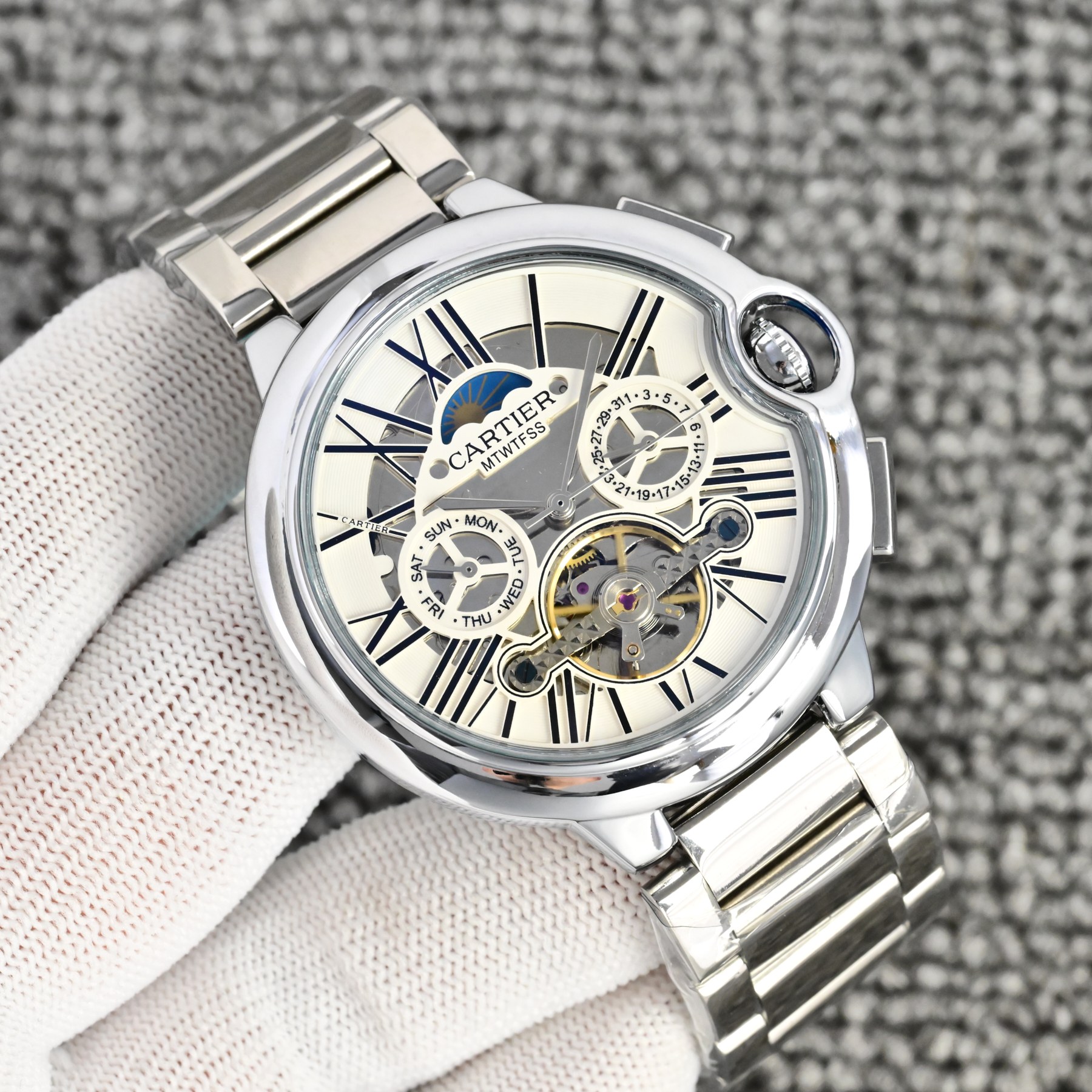 💰 皮带200  钢带➕10
卡地亚 (Cartier) 精品男士腕表，经典大飞轮设计，尊贵大气，绅士风范，卓越品质，热卖全城。
采用全自动机械机芯，316钢表壳，
进口小牛皮表带/316精钢表带
矿物质超强镜面，
尺寸42*13。