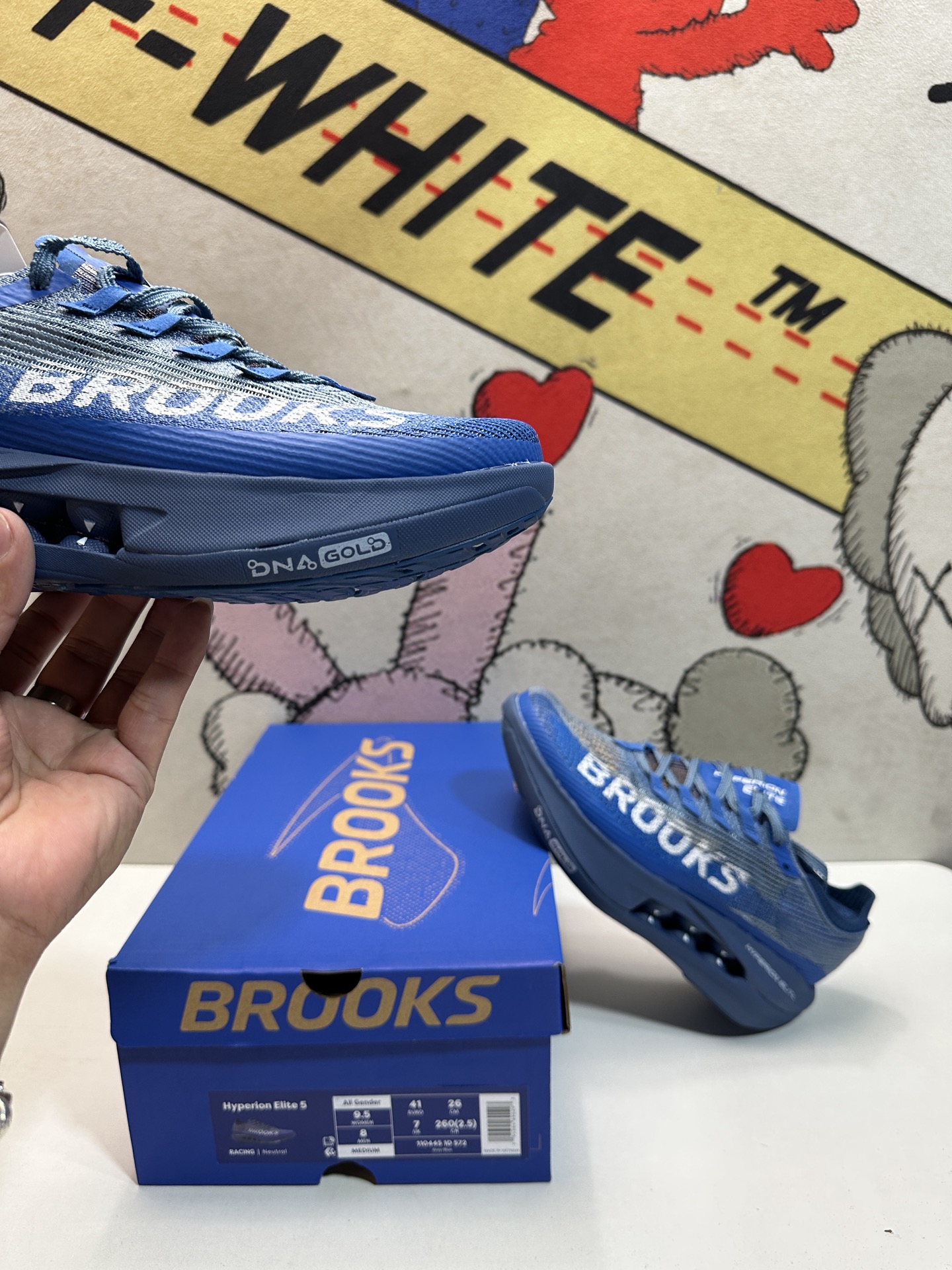 Alternative view of Sneakers 10147