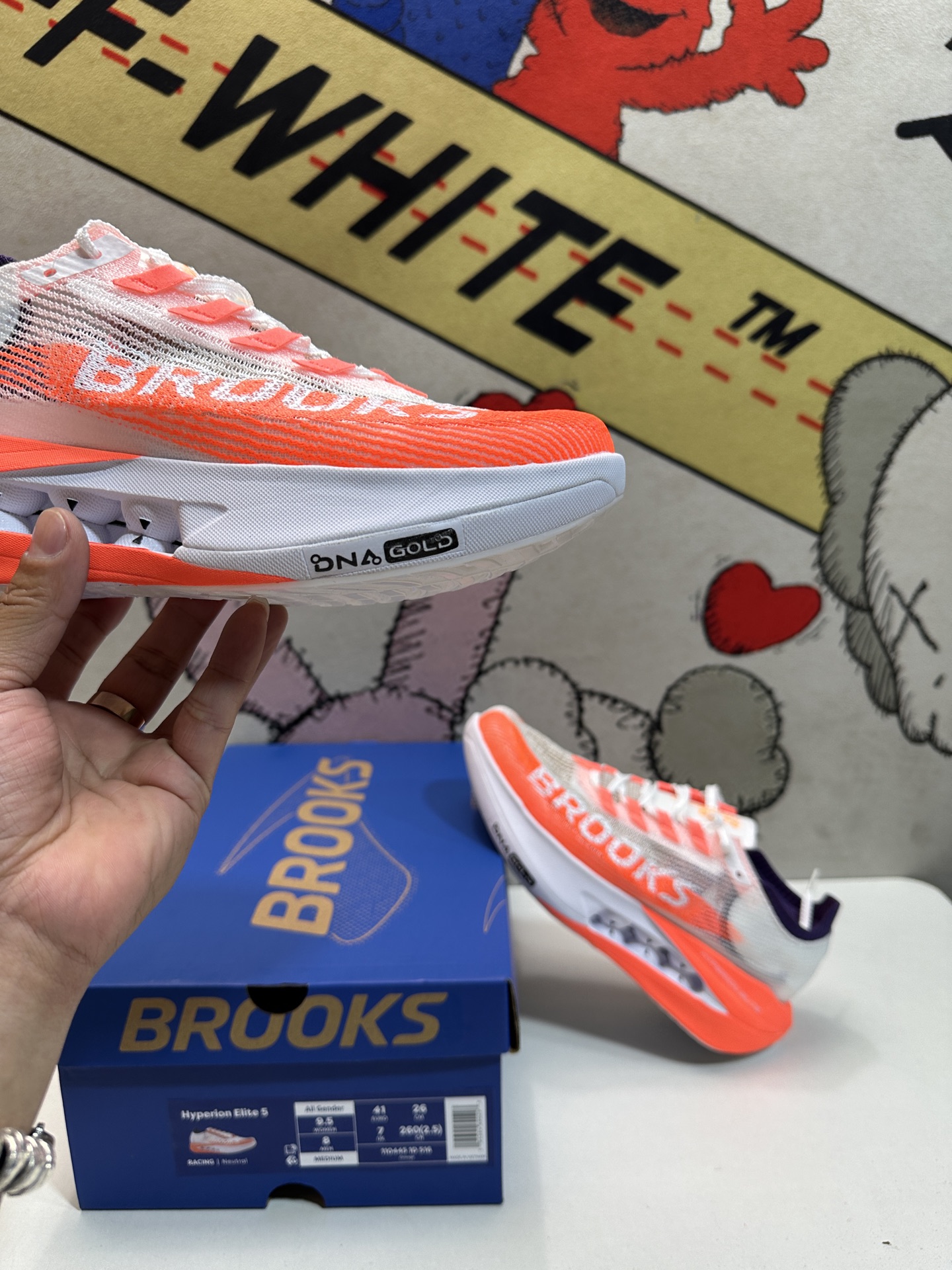 Alternative view of Sneakers 10137