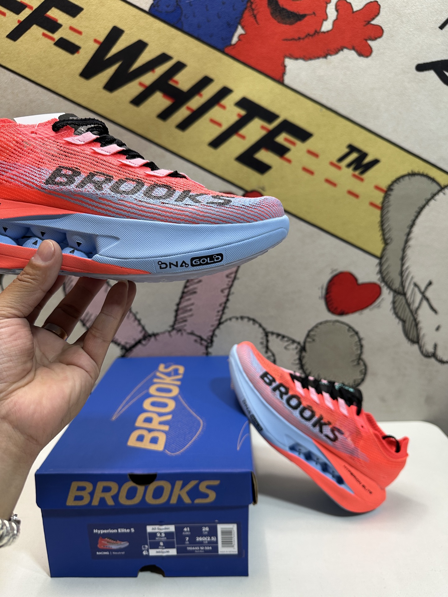 Alternative view of Sneakers 10579