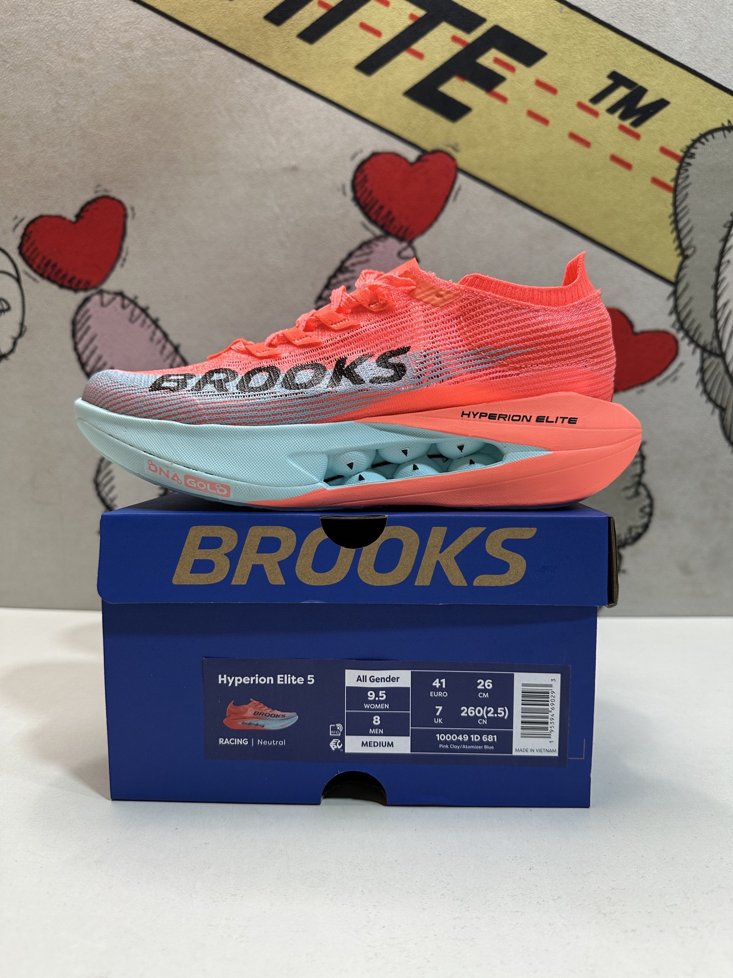 Alternative view of Sneakers 10107