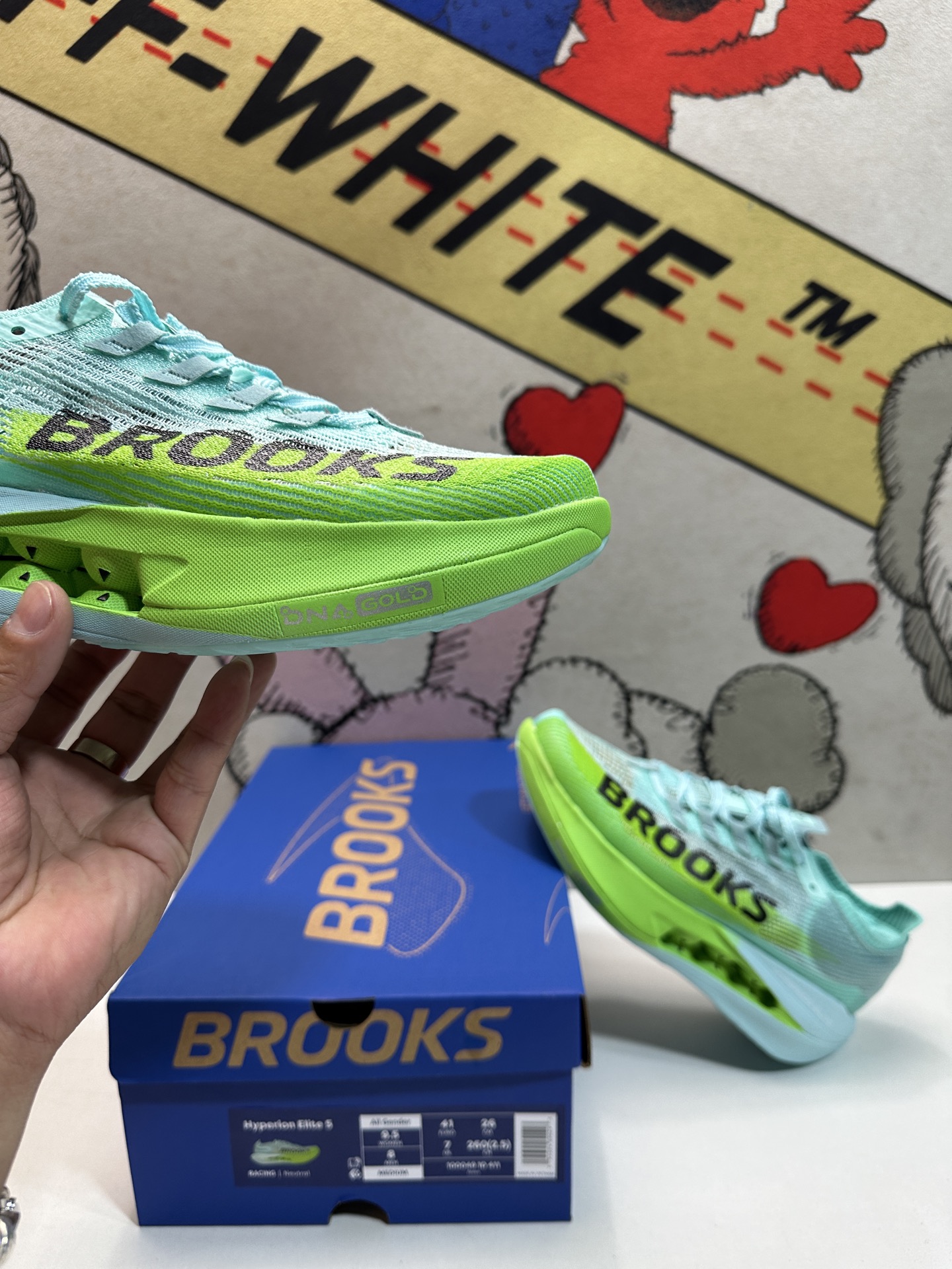 Alternative view of Sneakers 10109