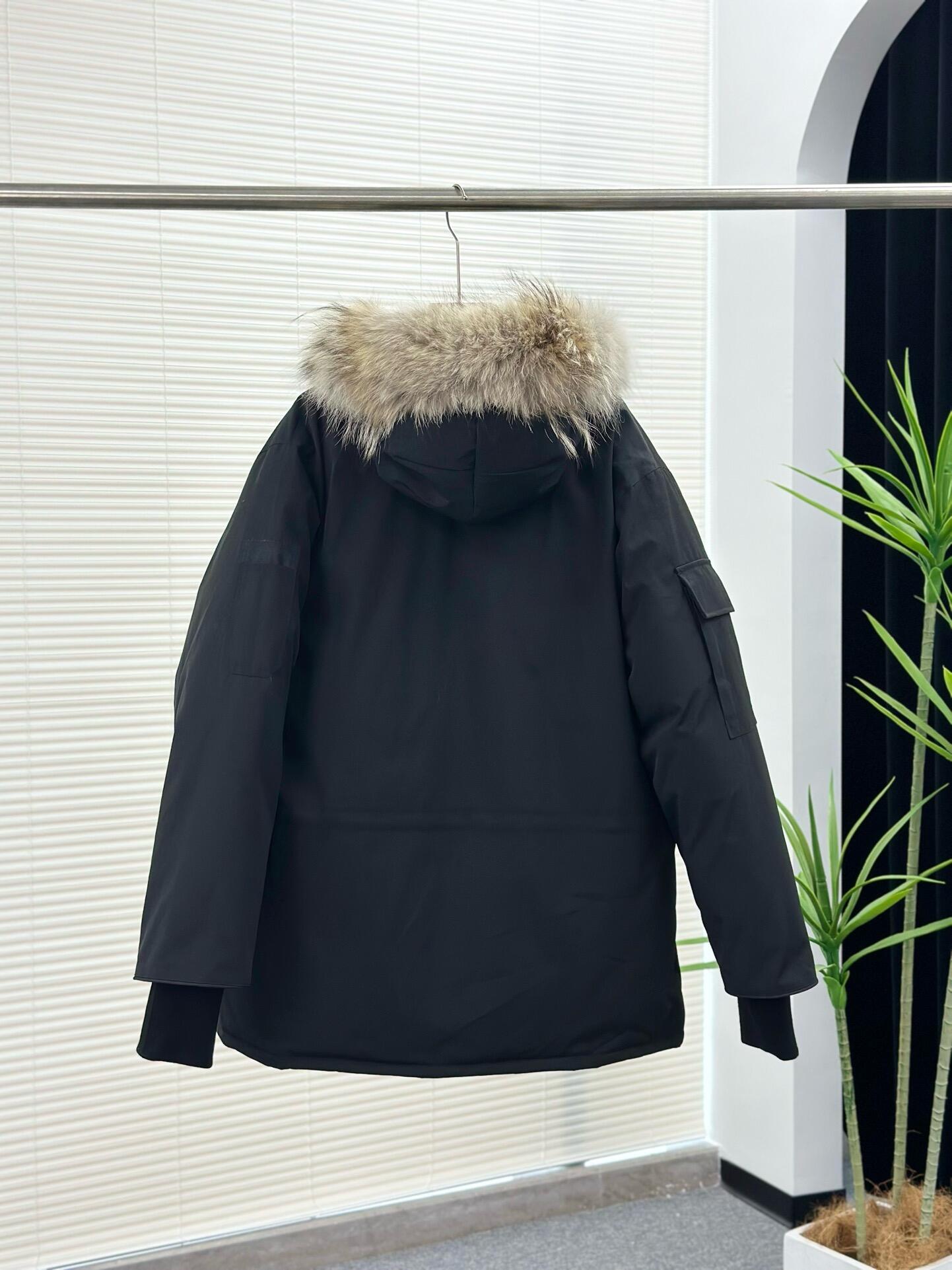 7999 P680 CANADA鹅 08款 Expedition 派克大衣 4660M
配色:黑色,米白色,粉(没有xL XXL),,藏青色,石墨灰红标,石墨灰黑标!6色
尺码:XS,S,M,L,XL,XXL
材料
1进口Y字型魔术贴。
2 18支涤棉混纺面料。
3 国标80白鸭绒。
4 狼毛。
尺码表和推荐尺码在最后一张图