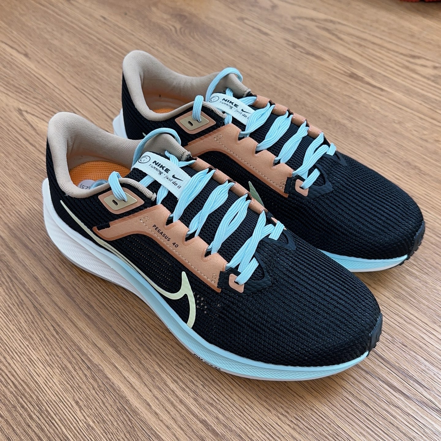 Nike Pegasus 40 Running Shoes with Cushioned Support - Black/White 6 i1753904744958 8853 0 4