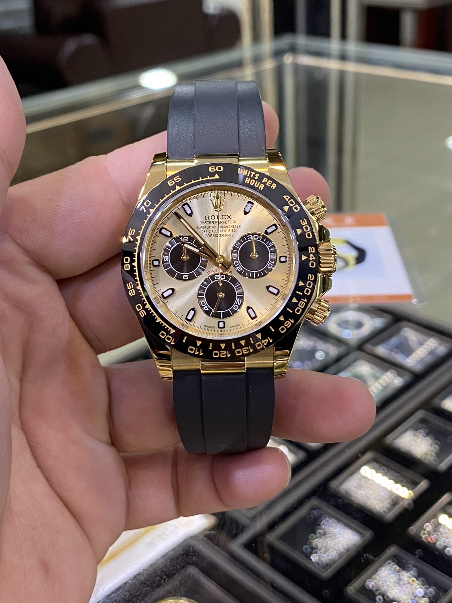 NO:147978,Customized 18K gold packaging version of Ditona series Shawn Yue's 40mm watch diameter movement 18K gold packaging real gold thick packaging gold packaging improves common platinum Rose gold gold color fading common problem makes the wrist express the real 18K gold watch effect farewell to fading troubles Dashixi's exclusive gold packaging process has been imitated, the details are casually cleaved, the genuine gold packaging process is welcome to compare 10 companies, professionally undertake the market 18K 24K gold packaging, diamonds, 18K solid gold jewelry customization, original genuine watch upgrade and modification, etc. High-end modification and customization services, customer shipment real photos and sharing, gold19860909客自来表定制18K包金版 迪通拿系列 余文乐同款 40mm表径机芯 18K包黄金 真金厚包金 包金改善普遍白金 玫瑰金 黄金 掉色通病 使腕表达到真正18K金表效果 告别褪色烦恼 大世囍独家包金工艺 一直被模仿 细节随便抠 正儿八经包金工艺 工艺欢迎货比10家 专业承接市场18K 24K包金 后加钻 18K实心金全类珠宝定制 原装正品腕表升级改装 等高端改装升级定制服务 客定出货实拍分享,,gold,Watch