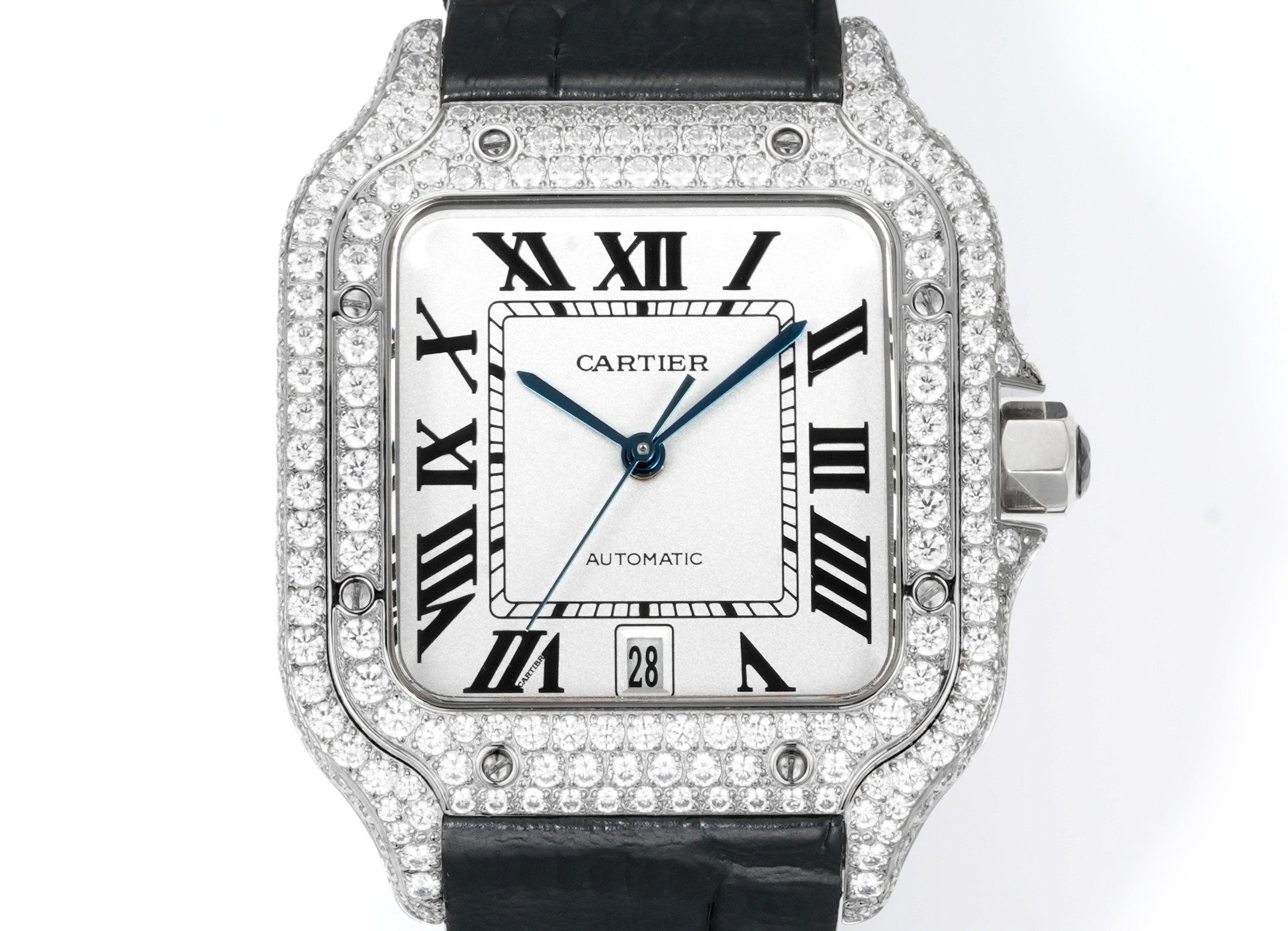 Cartier Santos 100 XL, caja y bisel de oro blanco engastados con diamantes, esfera negra, correa de piel negra, 38 mm, automático para hombre.
