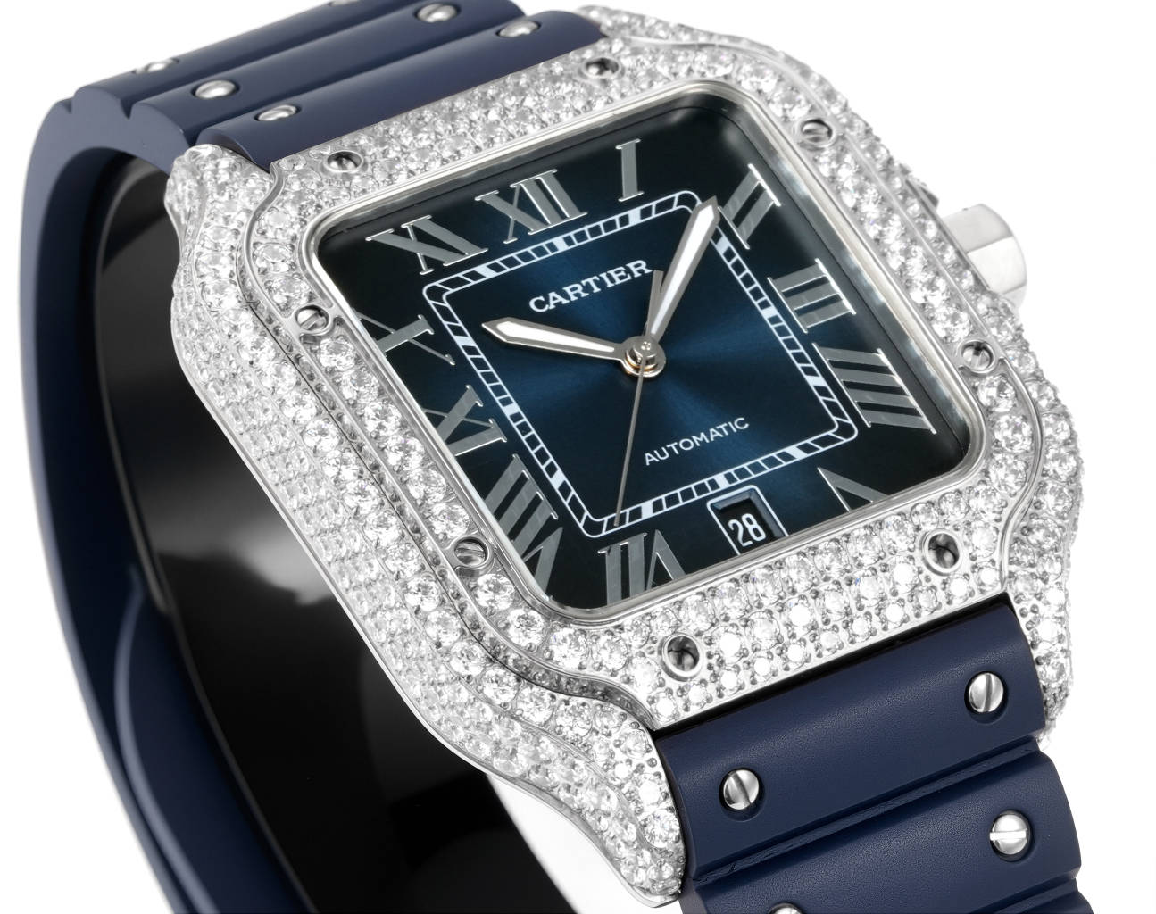 NO:338064,THB's new Cartier Sandus Tape Full Diamond Model [Original Module New Cartier Sandus 1 [Case] ​​Authentic Module Opening, equipped with the best imported 316L material case!  The movement uses an exclusive imported ultra-thin movement, stable and zero renovation 2 [Dial] The dial with the mold opening of the genuine dial!  3 [Ship Needle] The Swiss craft fired blue needle is the closest to the authentic baked blue needle!  4【Glass】Swiss whitening film/anti-strings/anti-hand patterns!  AF process processing, leaving no trace!  5 [Watch strap] is equipped with an ergonomic SmartLink disassembly system, a pair of fluoroelastic strap that can be perfectly interchangeable with the original and has a high-end feel. The strap can be universal for three straps, steel strap, belt, tape 6 [Size] Men's 39.8 mm x 47.5 mm, the closest to the original version. 7 [Crown] Multi-section spinel sapphire with 1:1 mold opening, truly interchangeable with the original accessories. Equipped with card. The 