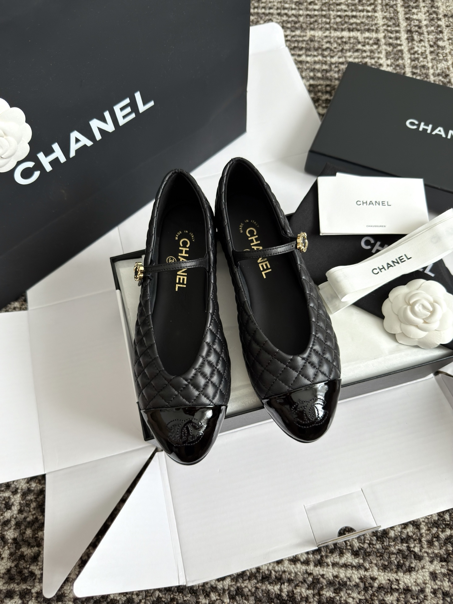 Балетки женские черные с ромбовидной прострочкой Chanel