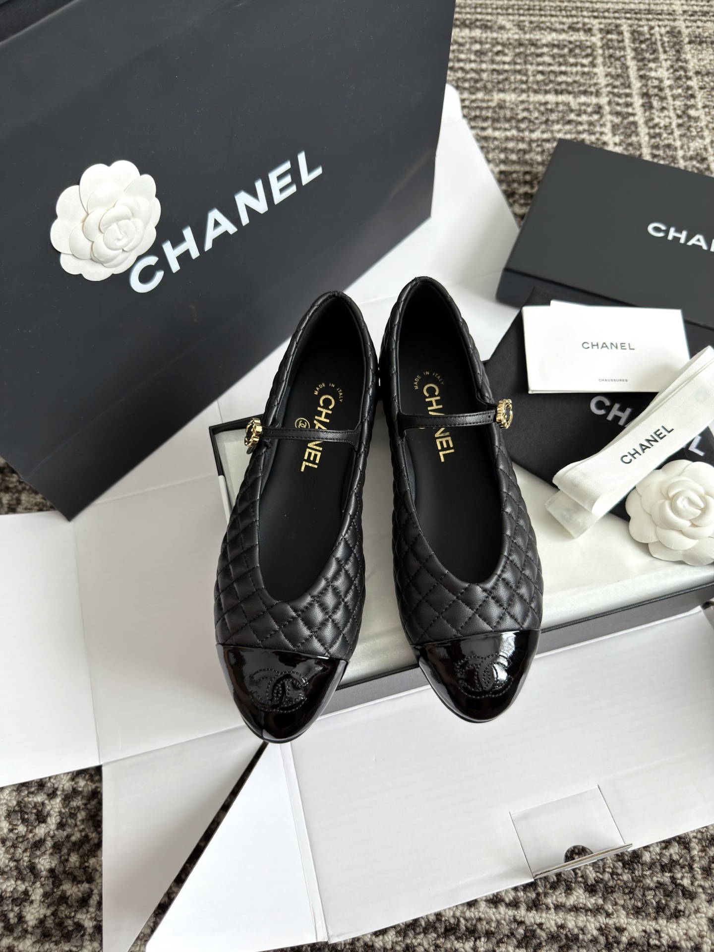 Балетки женские черные с ромбовидной прострочкой Chanel