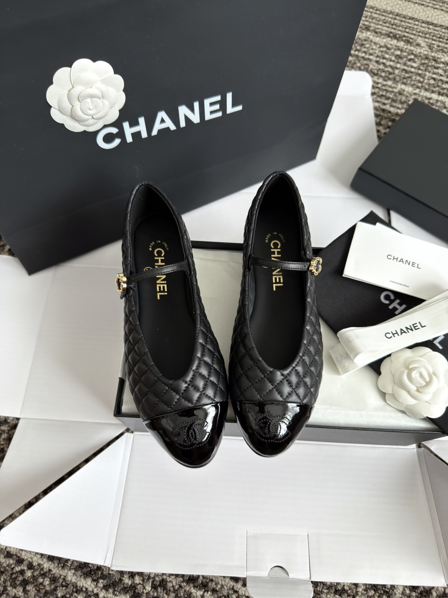 Балетки женские черные с ромбовидной прострочкой Chanel