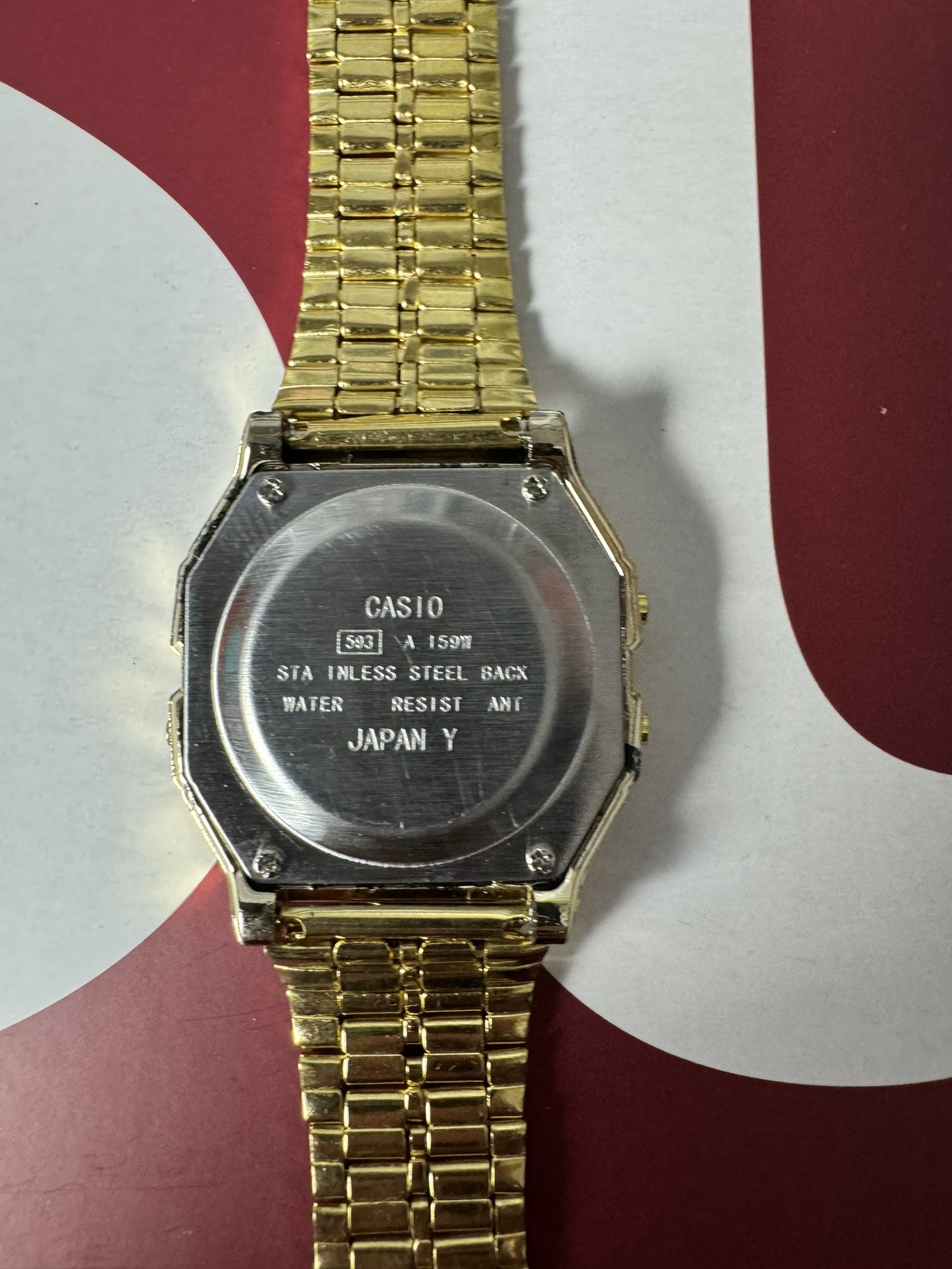 供货价:15💰『卡西欧金表』引流必备款
铁盒+5
【卡西欧金色方表】CASIO 卡西欧系列 数码系列复古小方块小金块电池石英电子手表钢带  AE-1200WHD-1A。