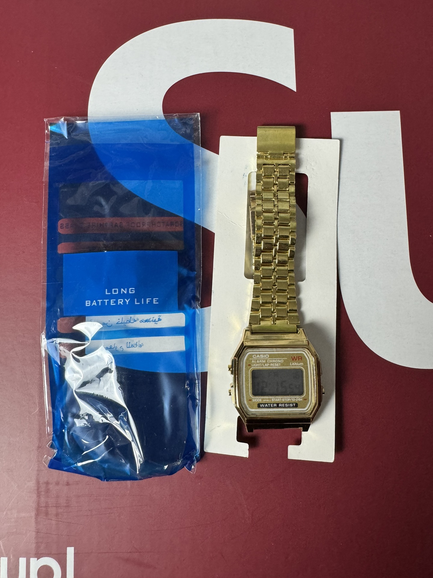 供货价:15💰『卡西欧金表』引流必备款
铁盒+5
【卡西欧金色方表】CASIO 卡西欧系列 数码系列复古小方块小金块电池石英电子手表钢带  AE-1200WHD-1A。
