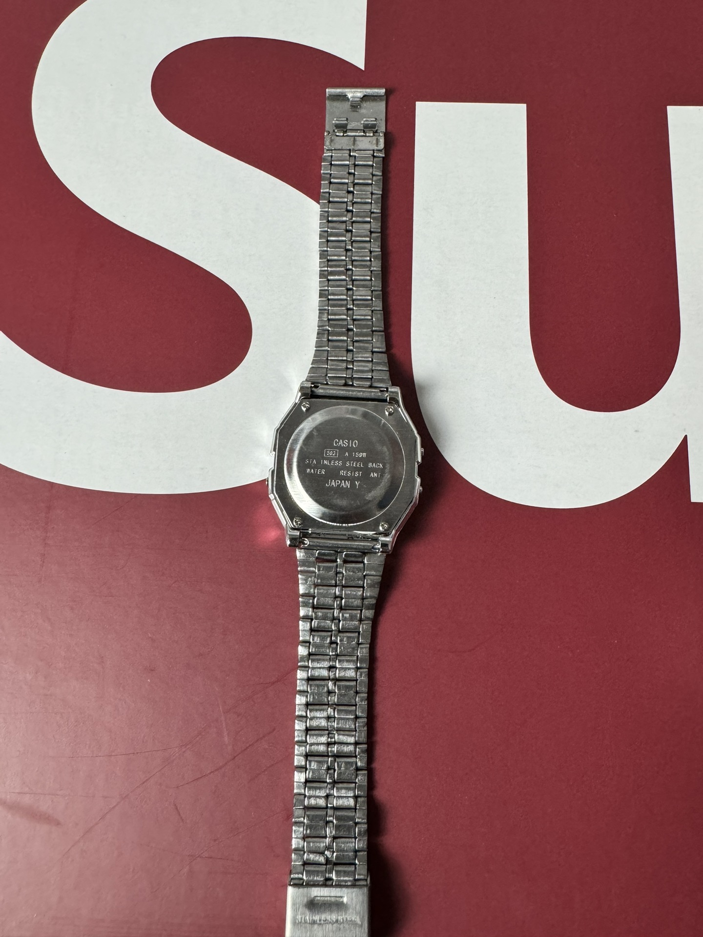 供货价:14💰『卡西欧银表』引流必备款
铁盒+5
【卡西欧银色方表】CASIO 卡西欧系列 数码系列复古小方块小银块电池石英电子手表钢带  AE-1200WHD-1A。