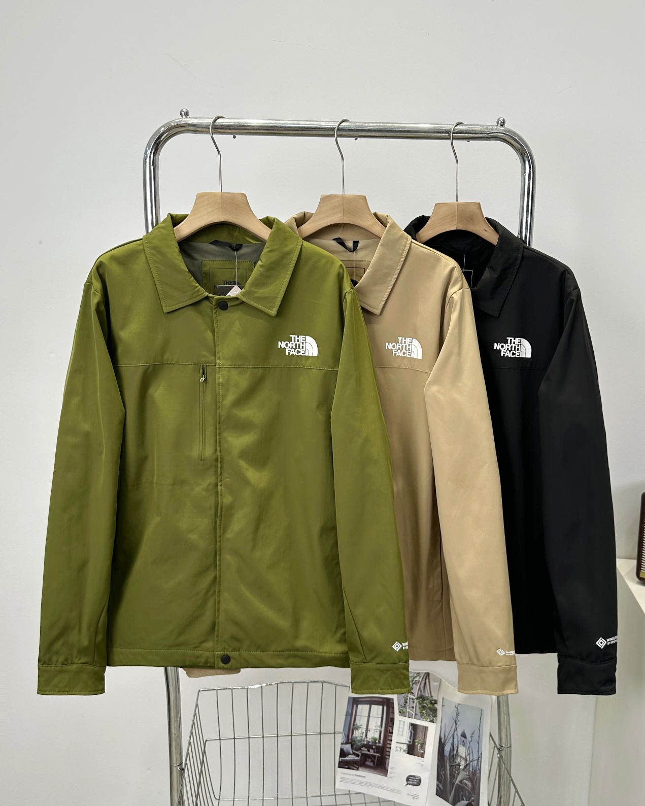 The North Face Clothing Coats & Jackets Army Green Black Khaki Sweatpants