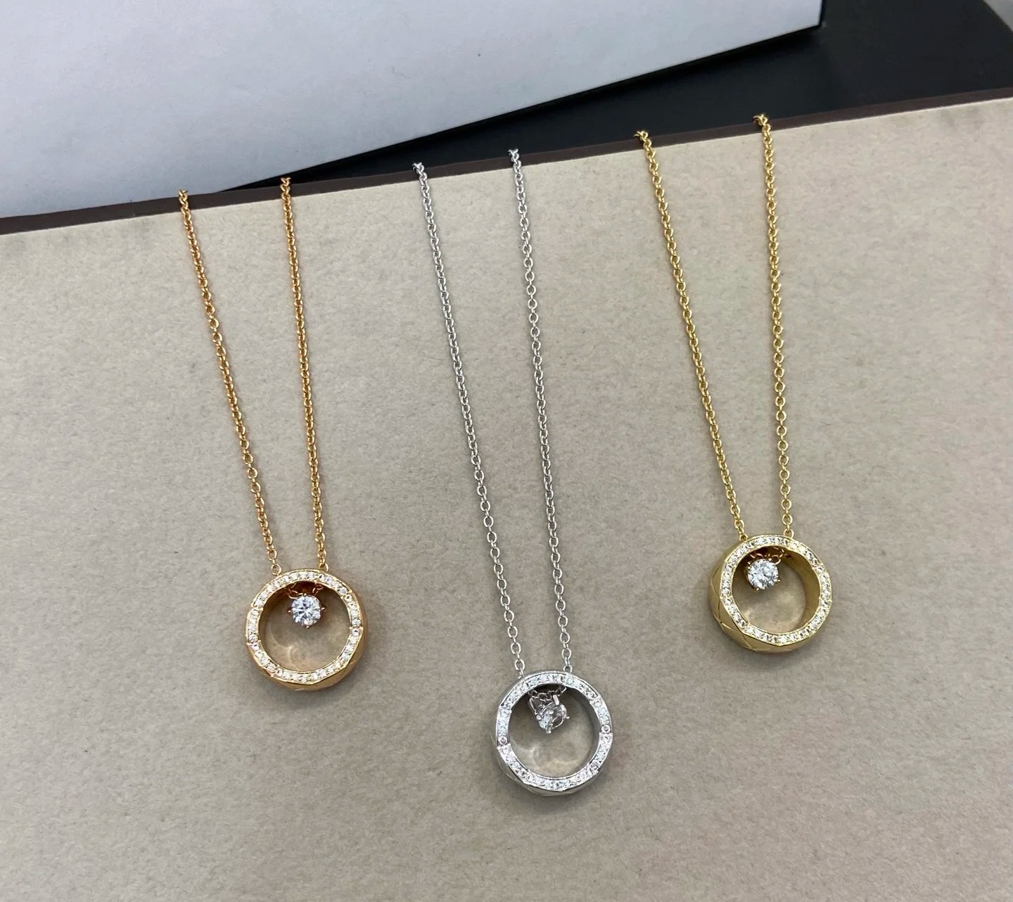 NO:360791,New diamond necklace, platinum gold champagne gold, Chanel necklace, chanel, necklace19860909新款菱格项链白金金色香槟金,香奈儿项链,chanel,necklace,Jewelry