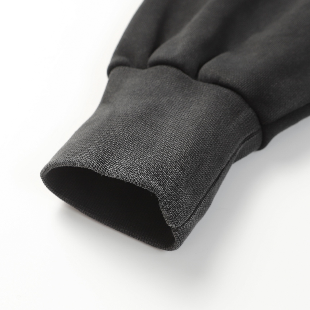 Givenchy’s Classic CJCR L12 Nylon Bags in Black, Sizes XS-L. - 图片 8