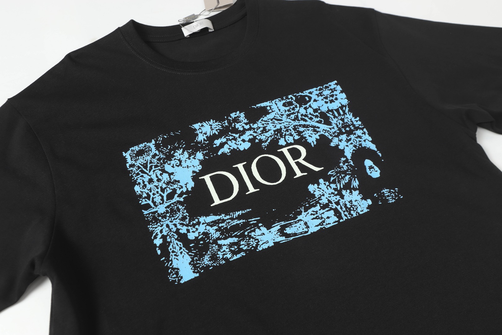Dior Dior 迪奥 星空系列字母印花不需要所谓烂大街的华丽文案 主打品质