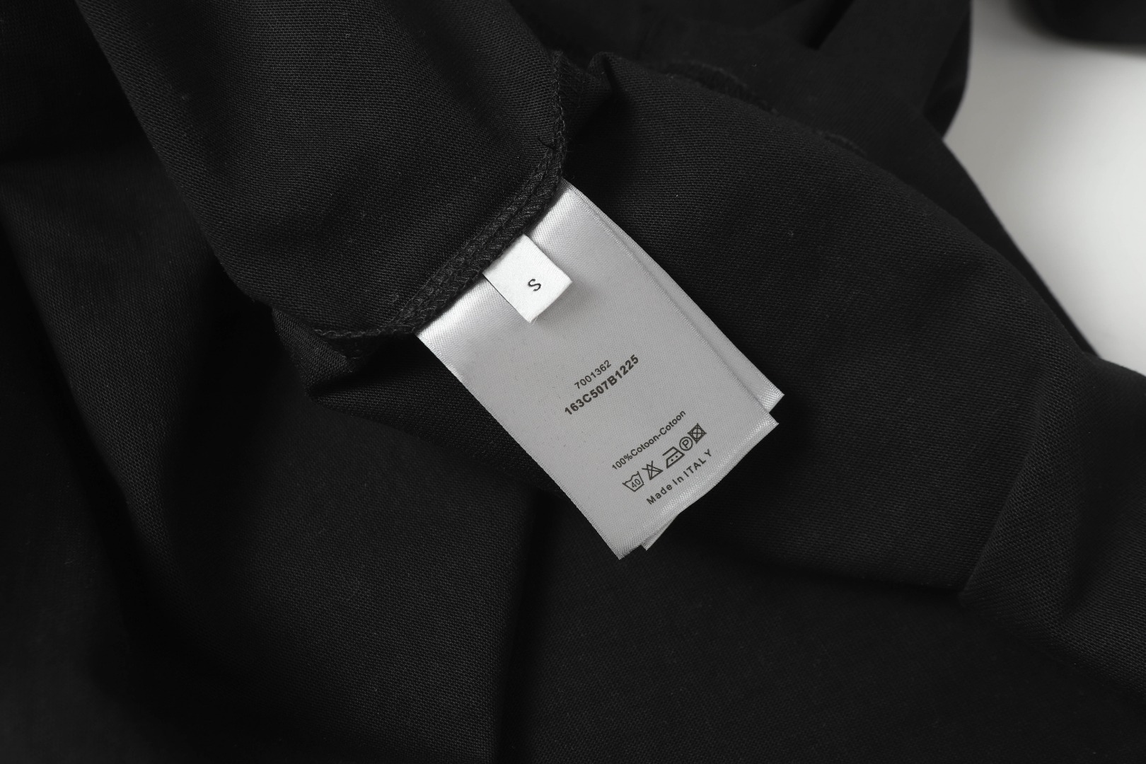 Dior Dior 迪奥 星空系列字母印花不需要所谓烂大街的华丽文案 主打品质