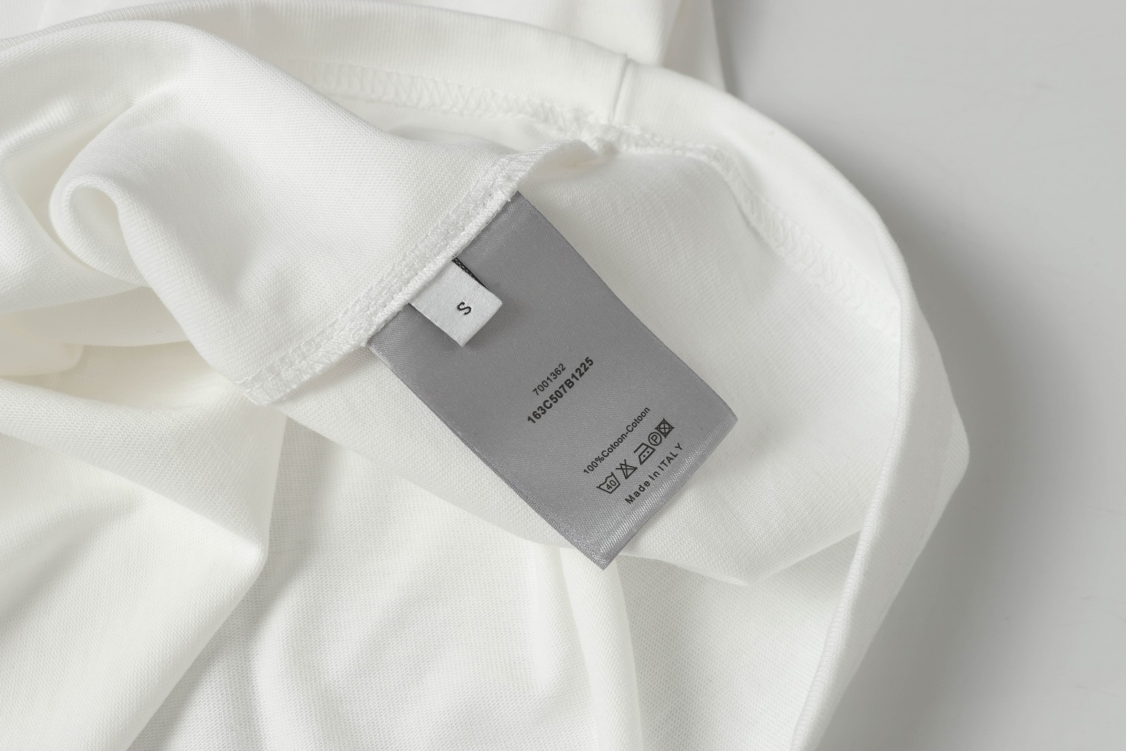 Dior Dior 迪奥 星空系列字母印花不需要所谓烂大街的华丽文案 主打品质